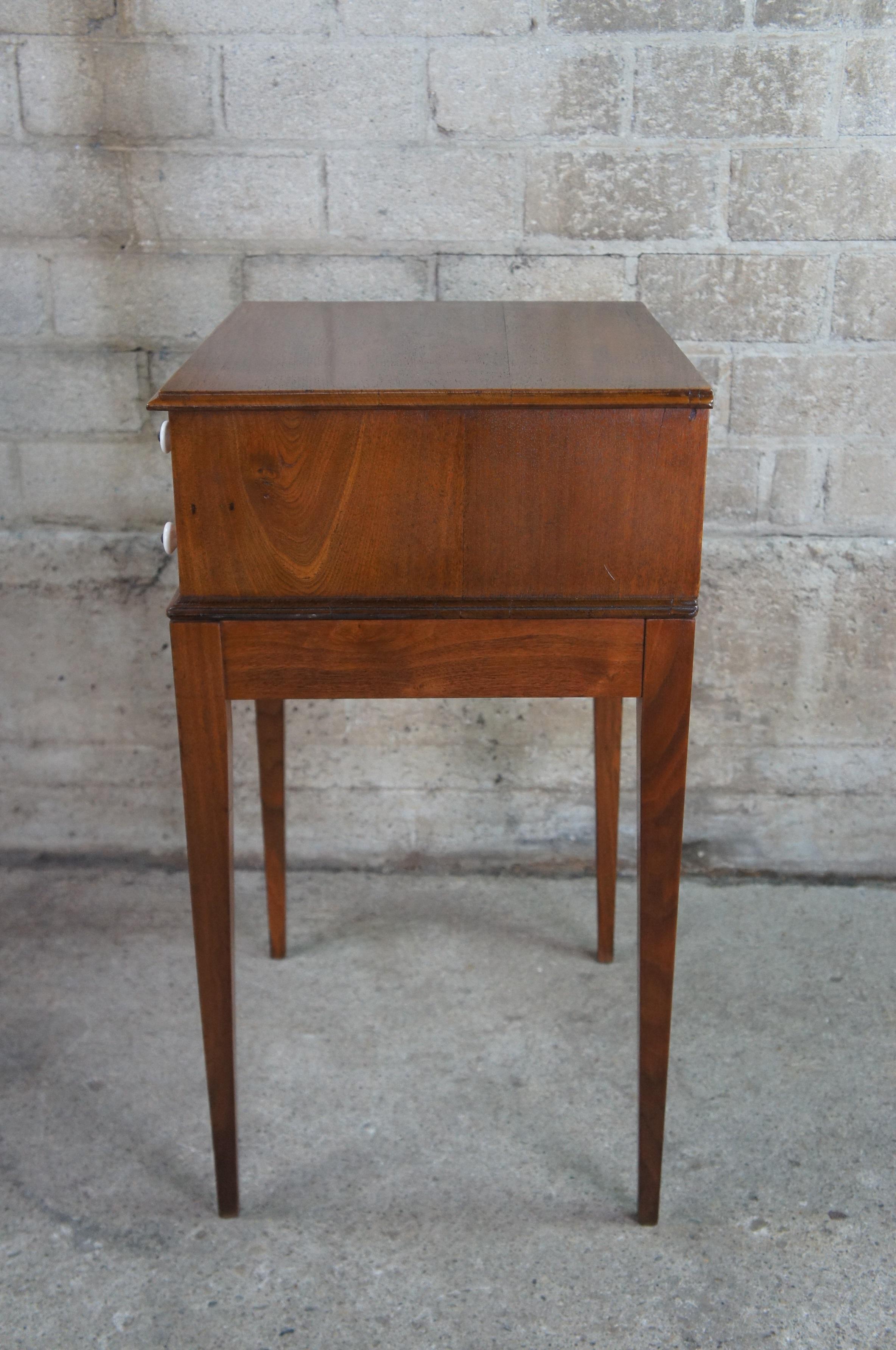 Antique Early American Walnut 2 Drawer Spool Sewing Cabinet Side Table Stand In Good Condition In Dayton, OH