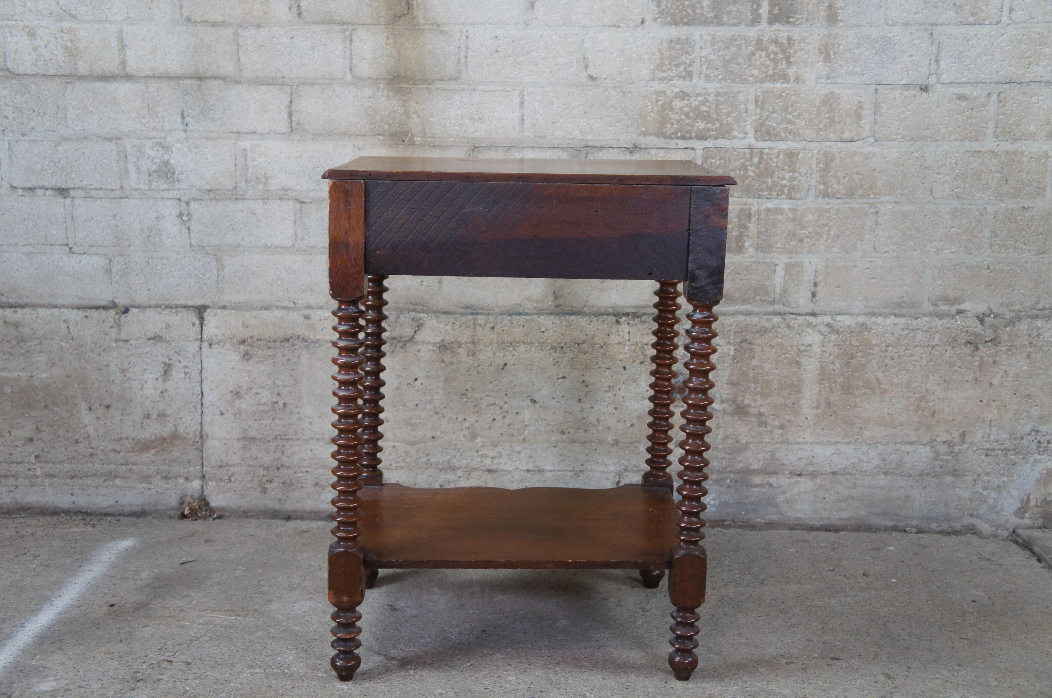 Antique Early American Walnut 2 Tier Ribbed Side Accent Parlor Table Nightstand 4