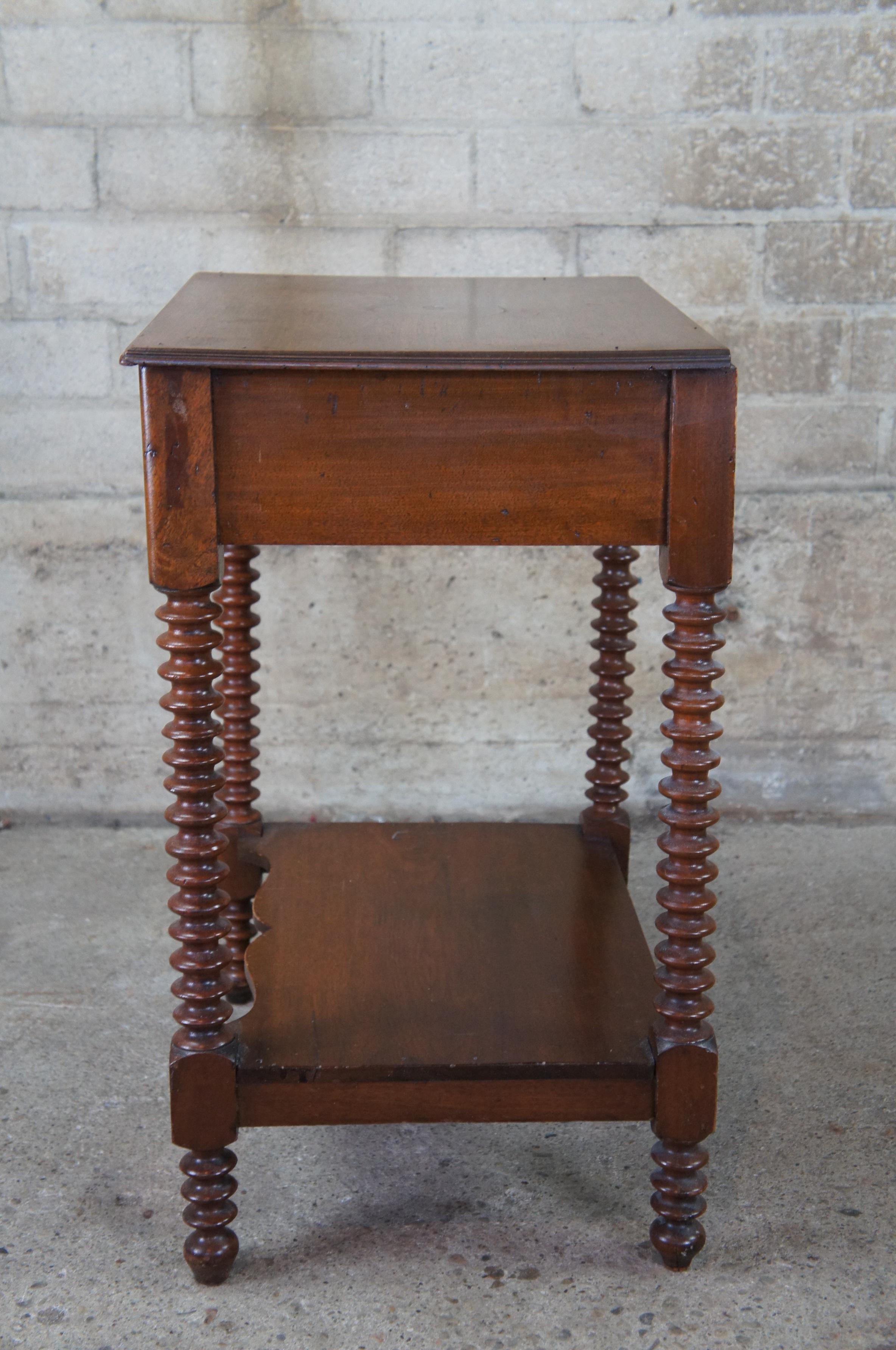 Antique Early American Walnut 2 Tier Ribbed Side Accent Parlor Table Nightstand 5