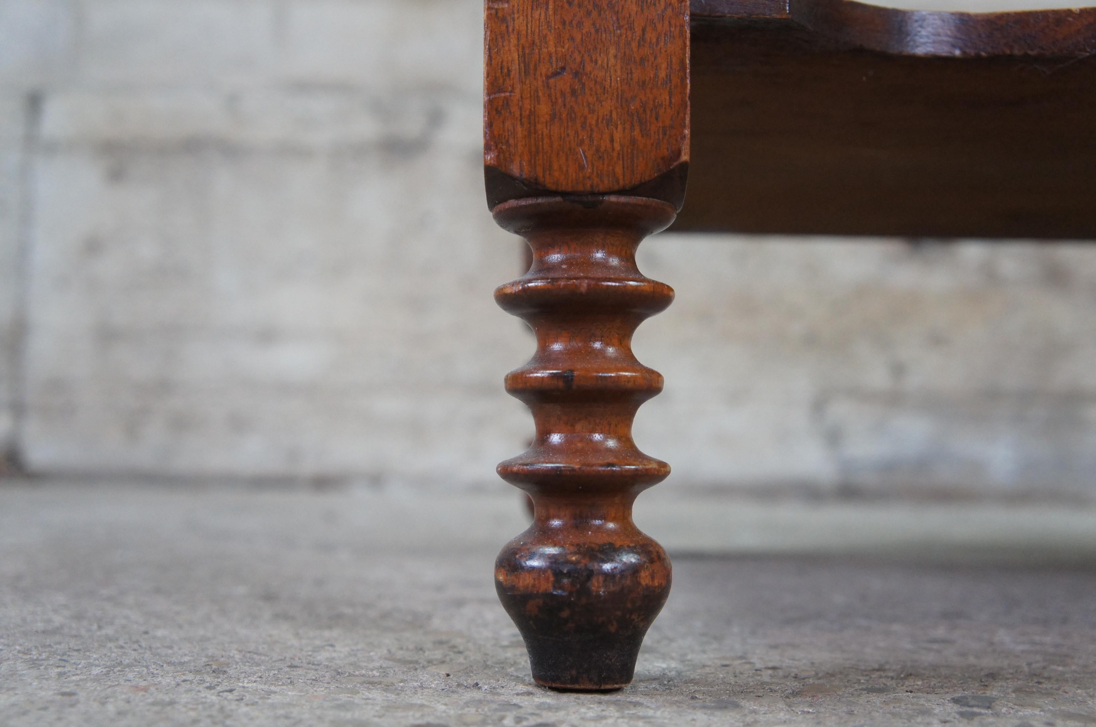 Antique Early American Walnut 2 Tier Ribbed Side Accent Parlor Table Nightstand 2