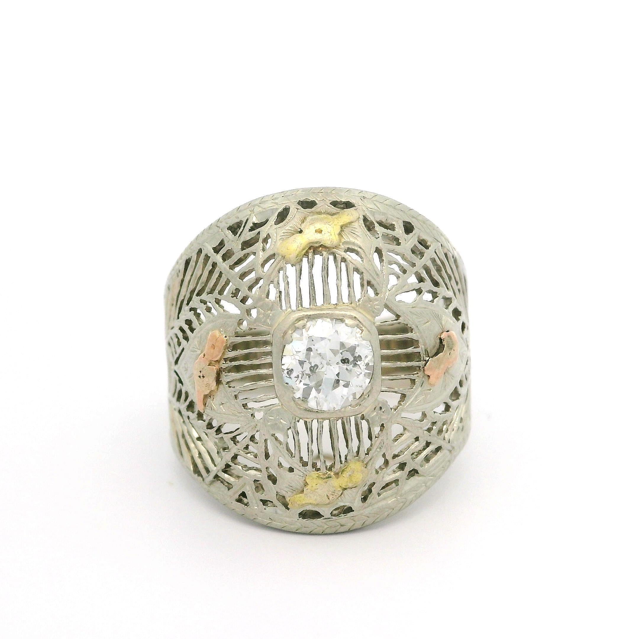 Antiquities Early Art Deco 14k Gold .60ct Diamond Filigree Wide Cigar Band Ring en vente 4