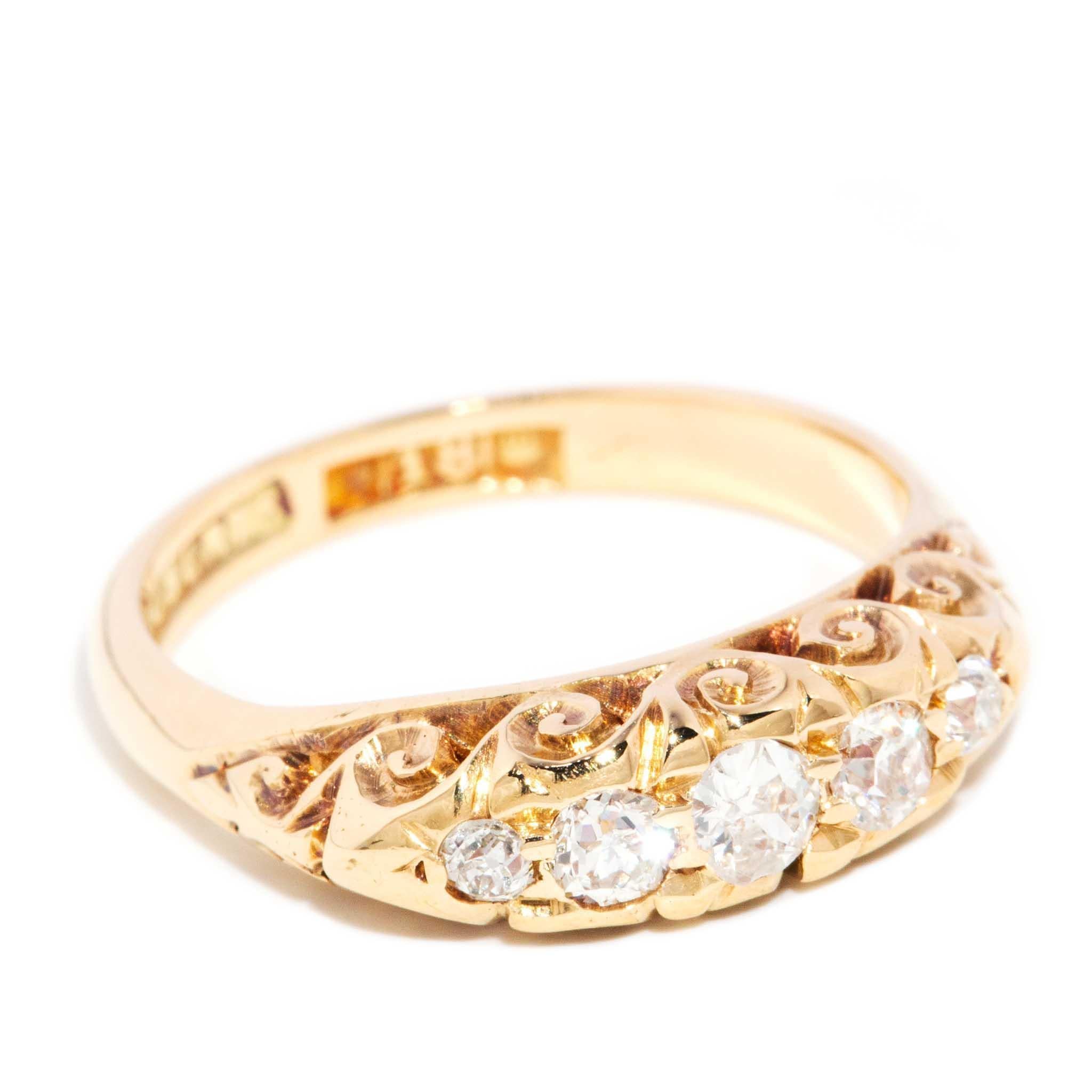 Antique Early Australian Old Cut Diamond Ring 18 Carat Yellow Gold In Good Condition For Sale In Hamilton, AU