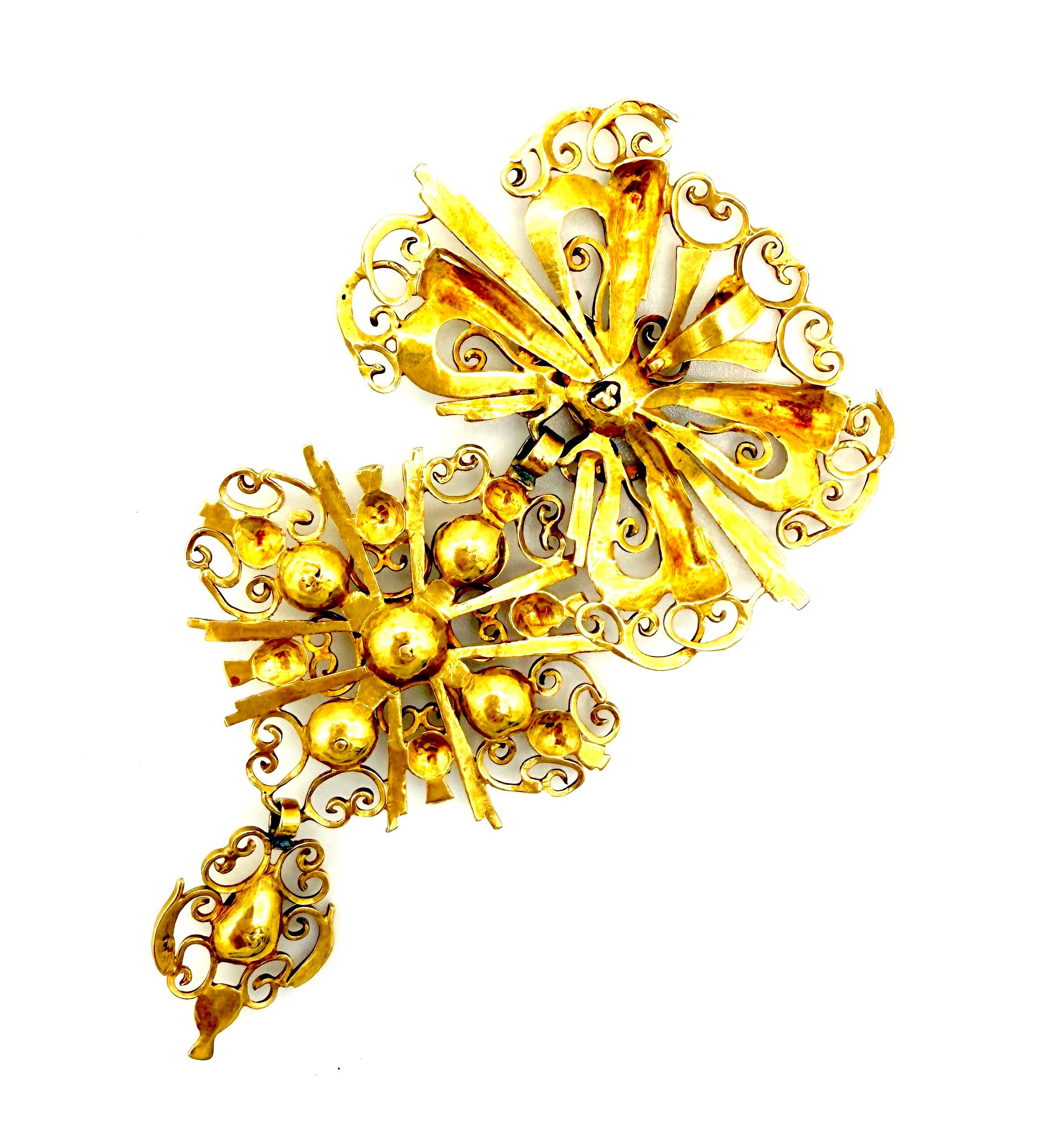 Baroque Antique Early 18th Century 18K Gold Old Mine Diamond Slide Pendant For Sale