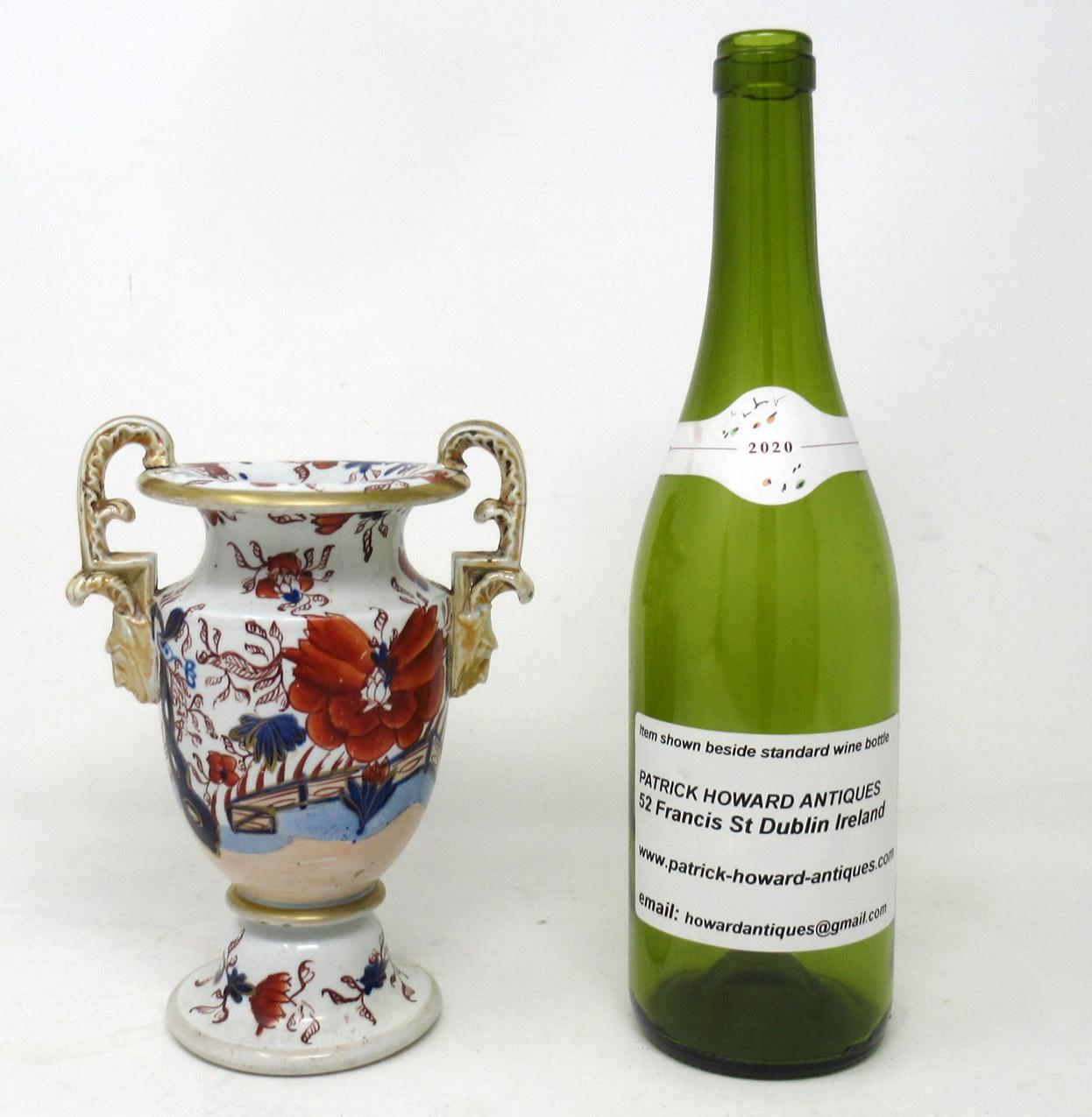 Porcelaine Ancien vase urne en pierre de fer Masons de style chinoiserie anglaise du début de l'ère, motif de clôture en vente