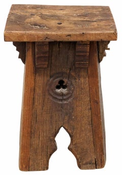 Antiguo taburete gótico francés tallado en roble Mesa auxiliar Soporte para plantas