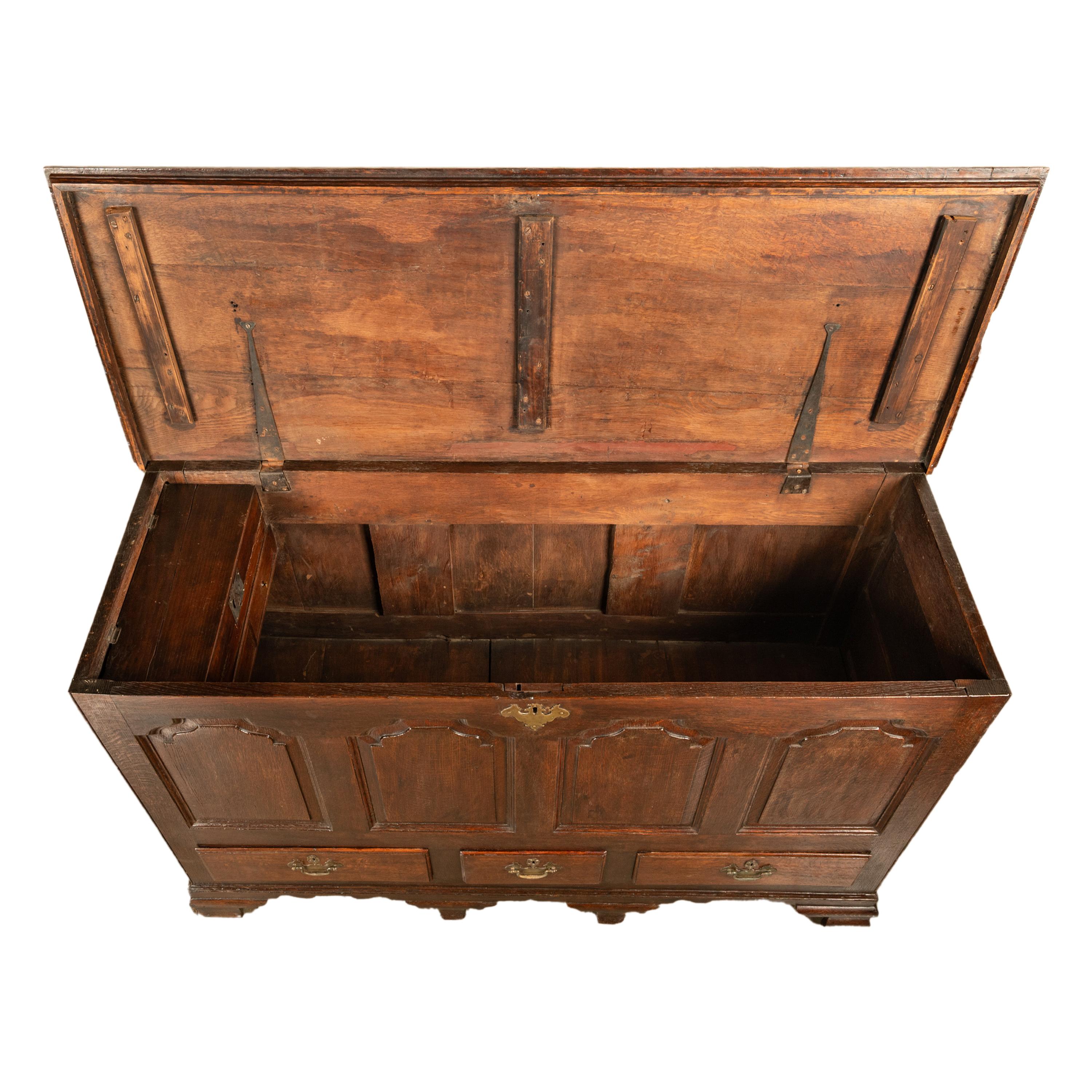 Antique Early Georgian Large 4 Panel 3 Drawer Hinged Top Mule Chest Coffer 1740 For Sale 3