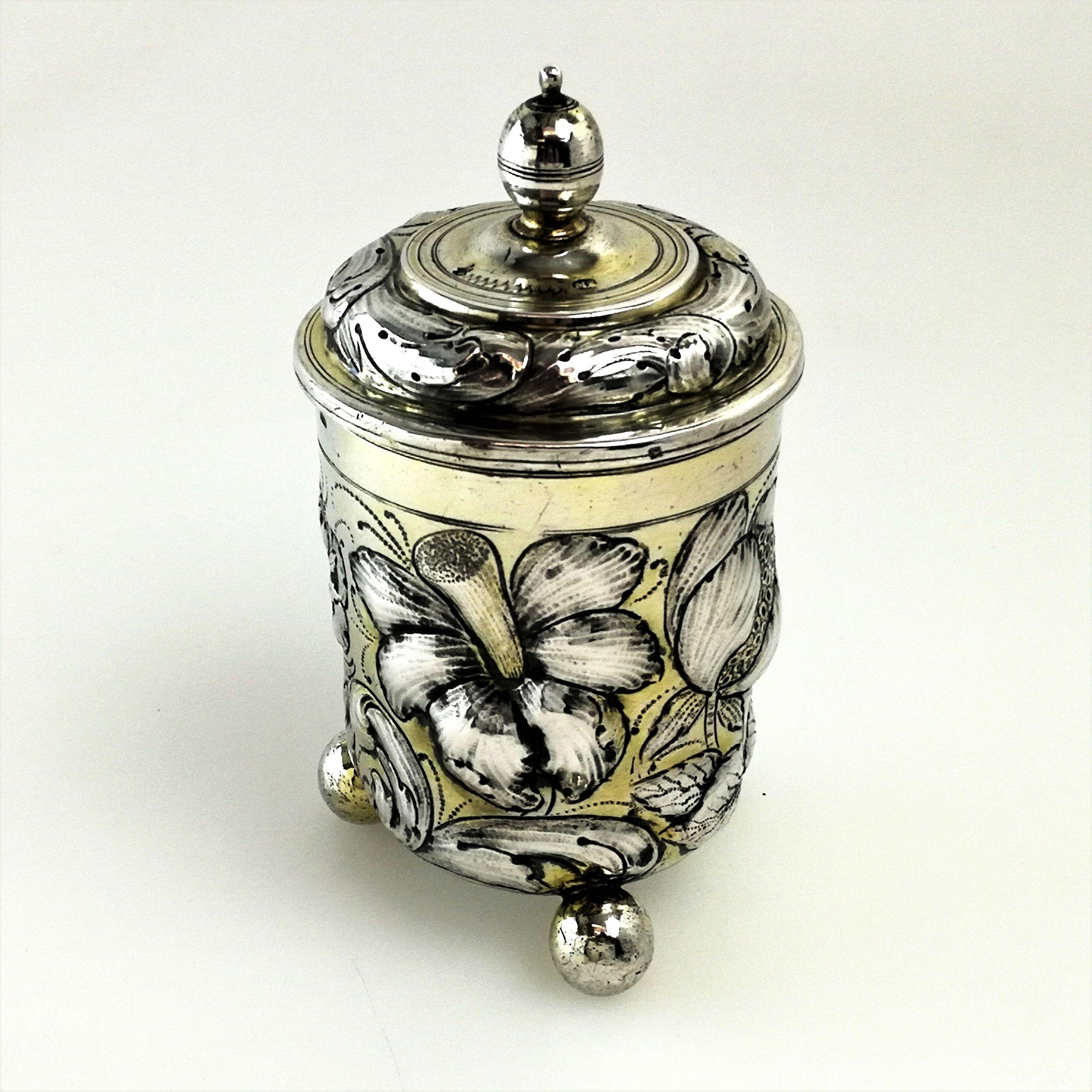 Antique Early German Silver Cup and Cover / Lidded Beaker circa 1680 Augsburg In Good Condition In London, GB