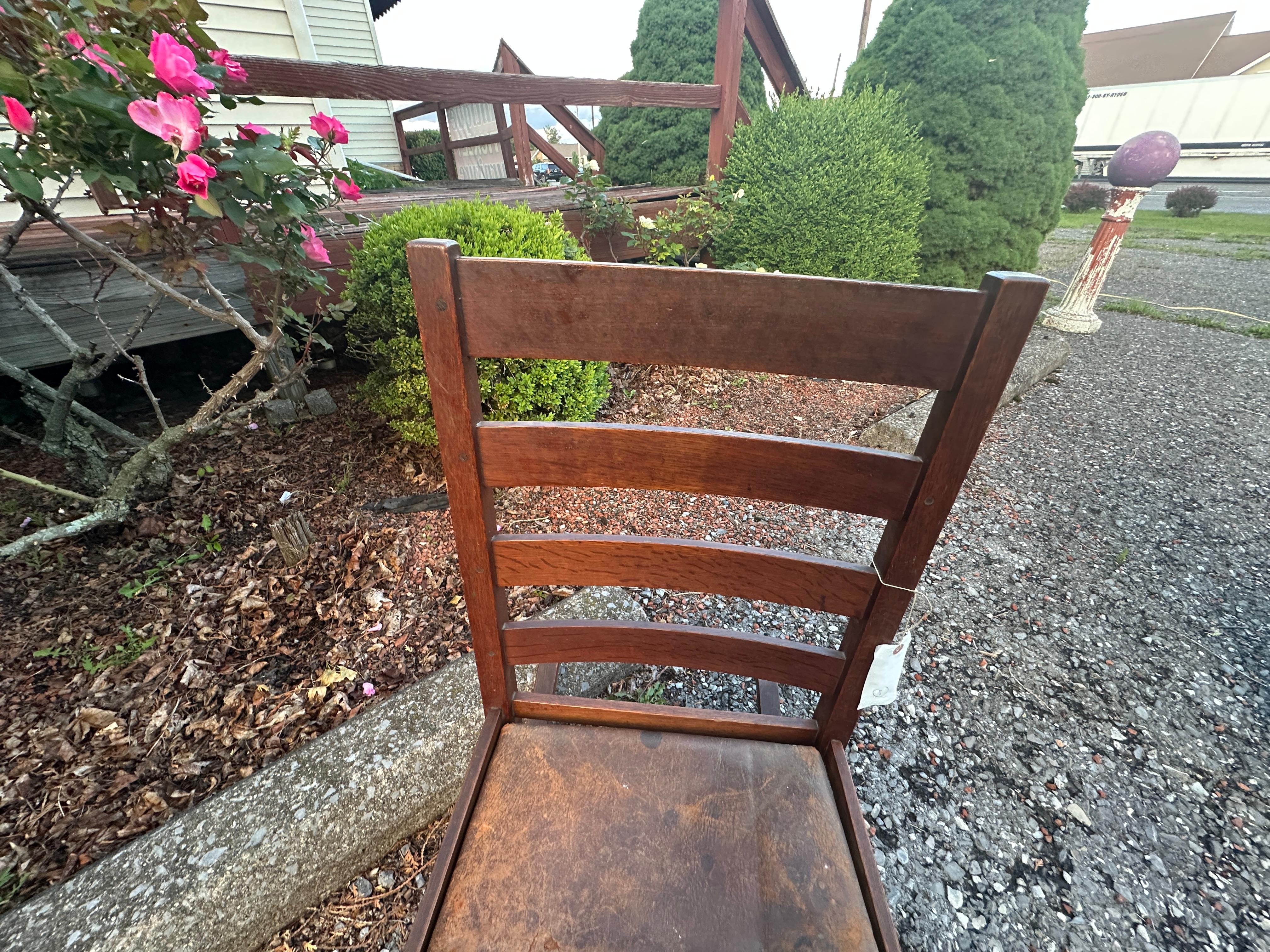 SIGHNED Early Gustav Stickley Rocker( with a Decal ) with Original Leather w2648 im Angebot 10