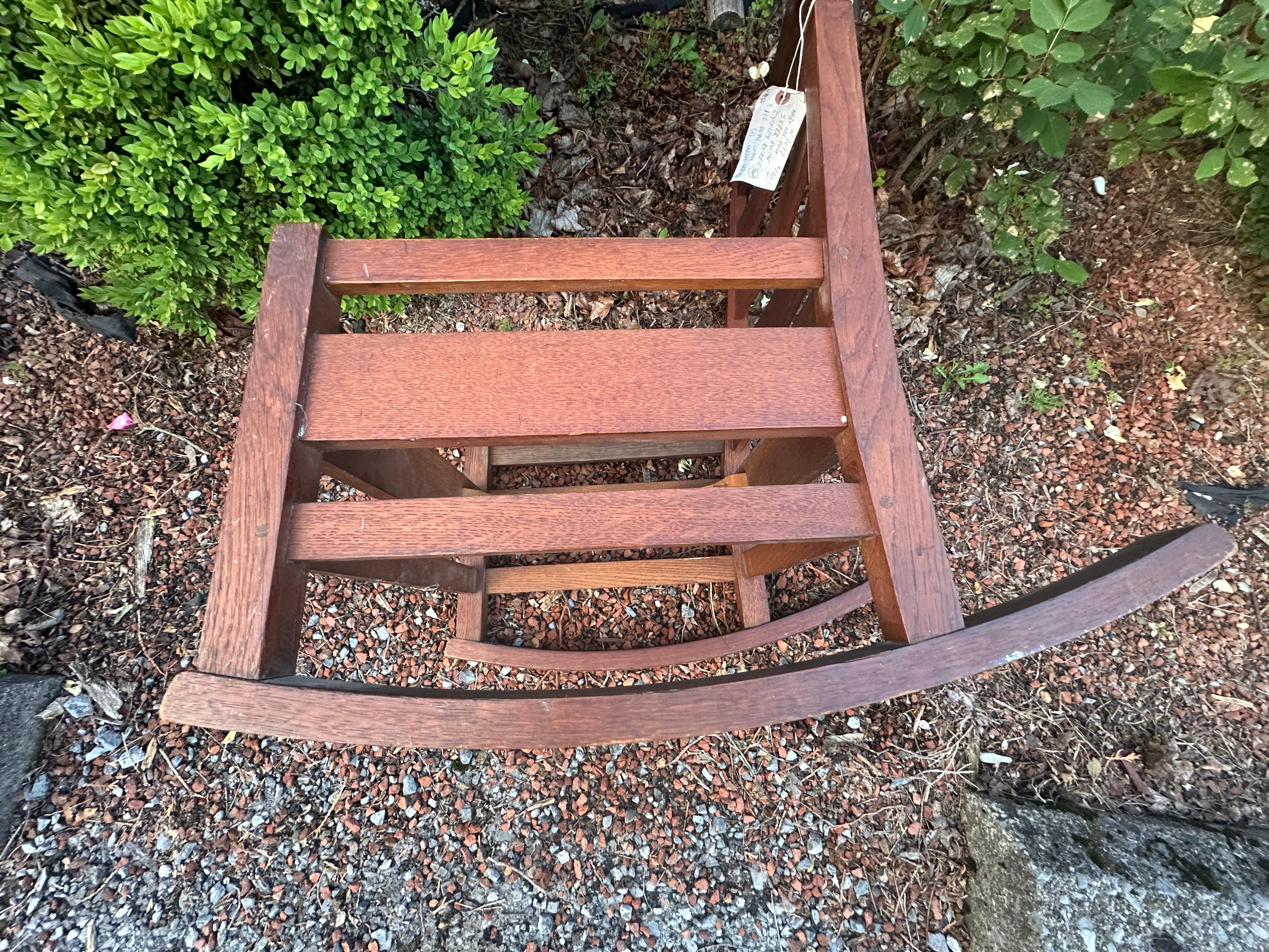SIGHNED Early Gustav Stickley Rocker( with a Decal ) with Original Leather w2648 (Eichenholz) im Angebot
