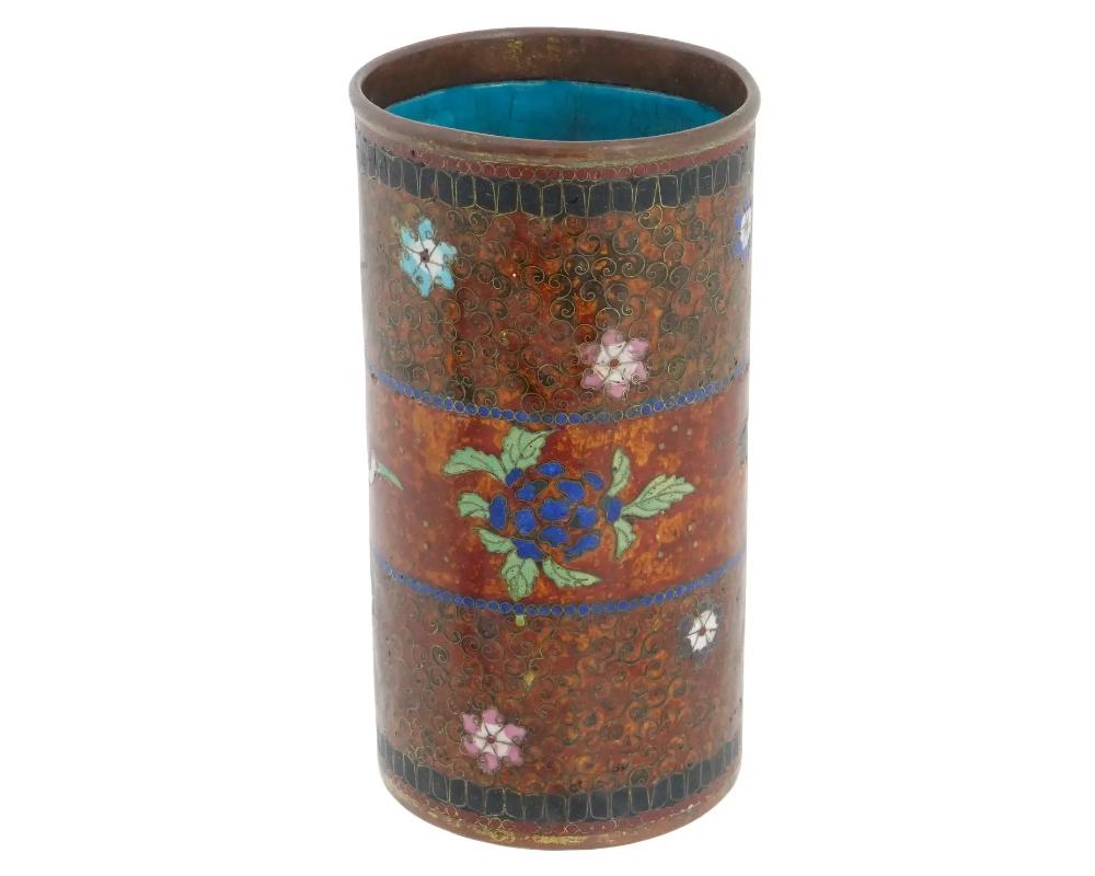 Antique Early Meiji Japanese Cloisonne Brush Pot with Crane in the Style of Nami In Good Condition For Sale In New York, NY
