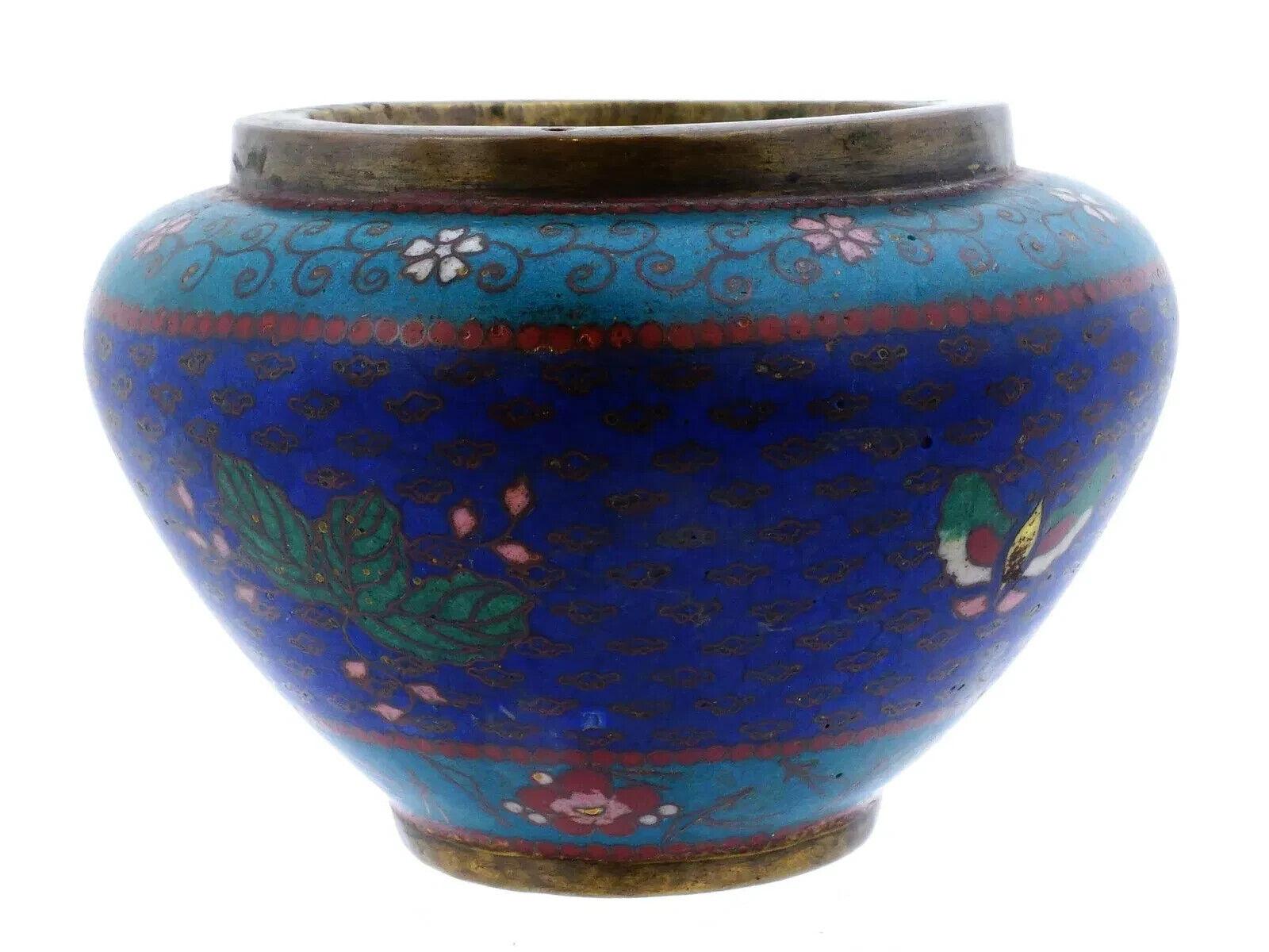 Antike frühe Meiji japanische Cloisonne-Emaille Schmetterlingsschale (Meiji-Periode) im Angebot