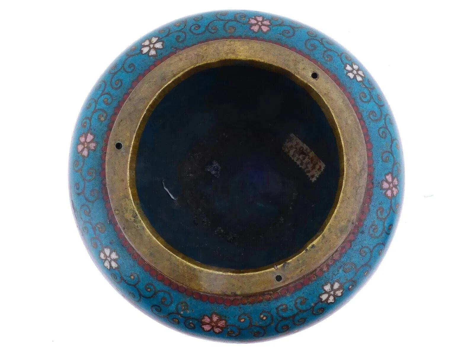 Antike frühe Meiji japanische Cloisonne-Emaille Schmetterlingsschale (Cloisonné) im Angebot