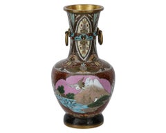 Antico vaso giapponese di prima età Meiji con smalto cloisonne e pietra dorata del Monte Fuji