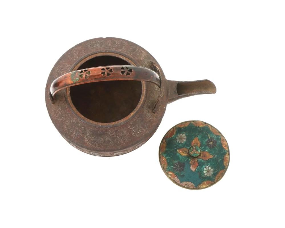 Émail Théière japonaise ancienne du début de l'ère Meiji en émail cloisonné en vente