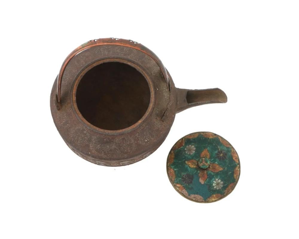 Théière japonaise ancienne du début de l'ère Meiji en émail cloisonné en vente 1