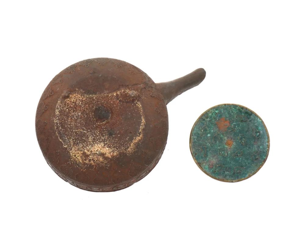 Théière japonaise ancienne du début de l'ère Meiji en émail cloisonné en vente 2