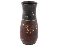Antike frühe japanische durchscheinende, geblümte schwarze Meiji-Vase aus Cloisonné-Emaille