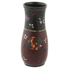 Antike frühe japanische durchscheinende, geblümte schwarze Meiji-Vase aus Cloisonné-Emaille