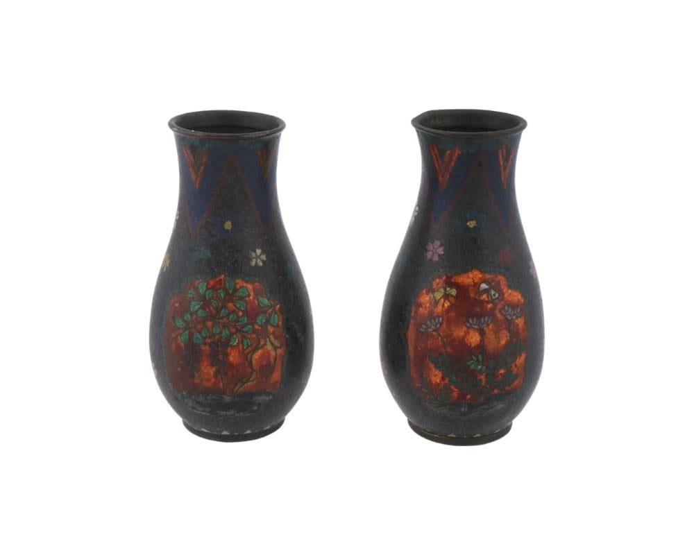 Antike japanische durchscheinende Blumenvasen aus Cloisonné-Emaille aus der frühen Meiji-Zeit (Meiji-Periode) im Angebot
