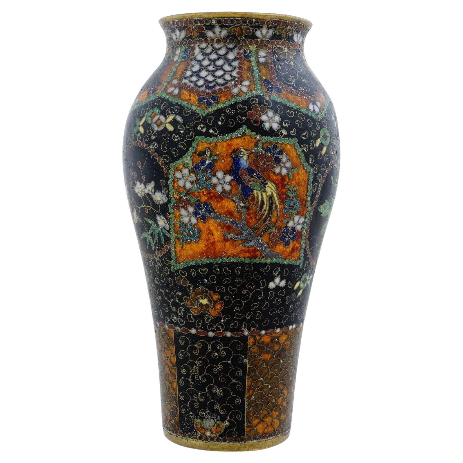 Antike frühe japanische durchscheinende Meiji-Vase aus Cloisonné-Emaille