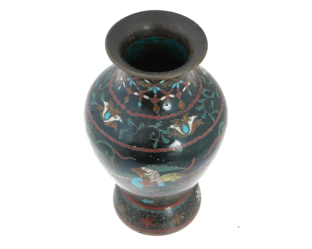Antique Early Meiji Japanese Cloisonne Vase in the Style of Namikawa In Good Condition For Sale In New York, NY
