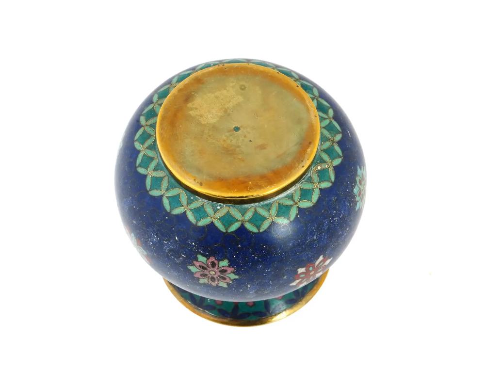 Antique Early Meiji Japanese Cloisonne Vase in the Style of Namikawa In Good Condition For Sale In New York, NY