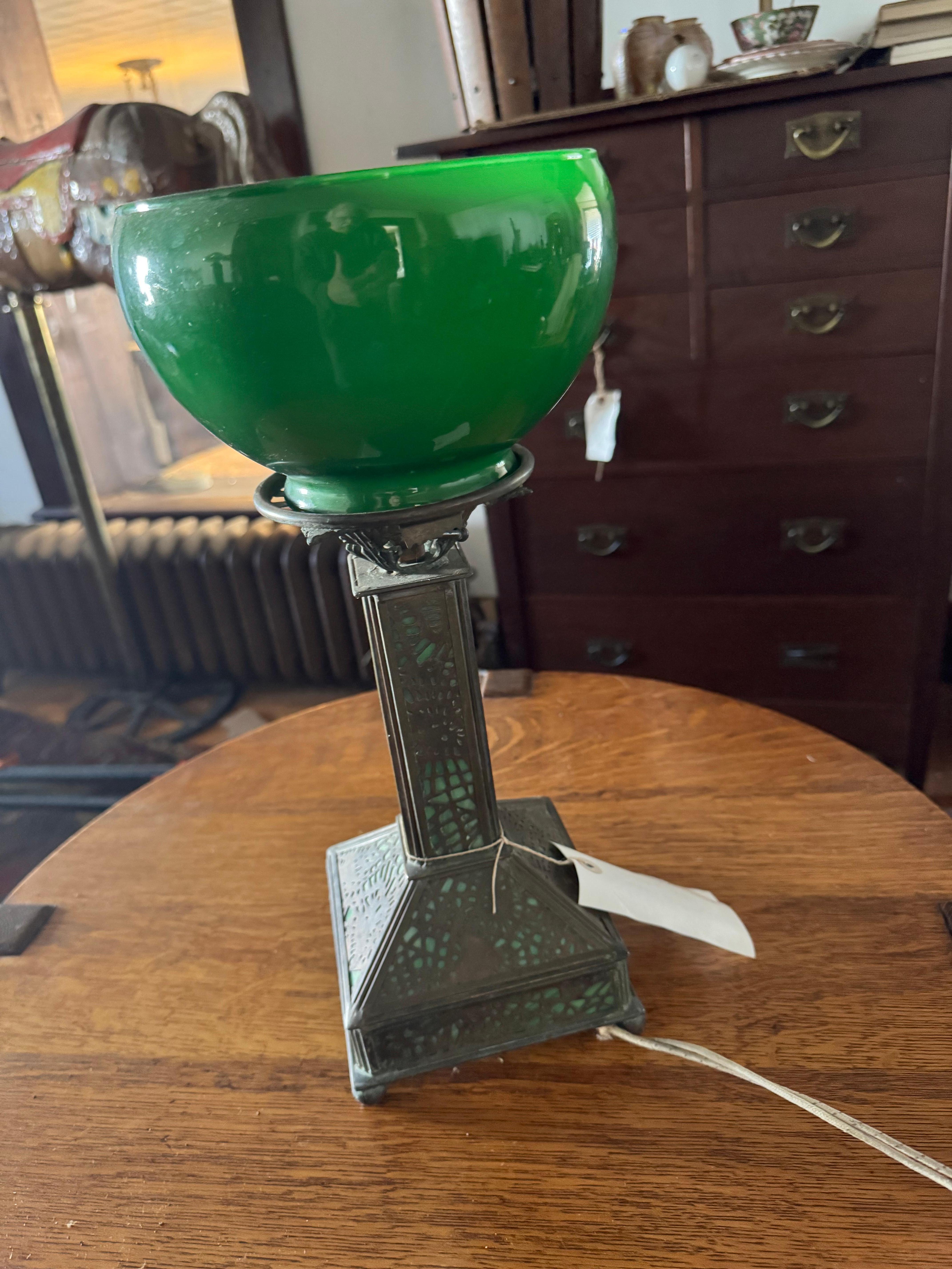 Arts and Crafts Lampe de bureau/table ancienne en vigne de la première rivière - Stickley époque W5666   VENTE en vente