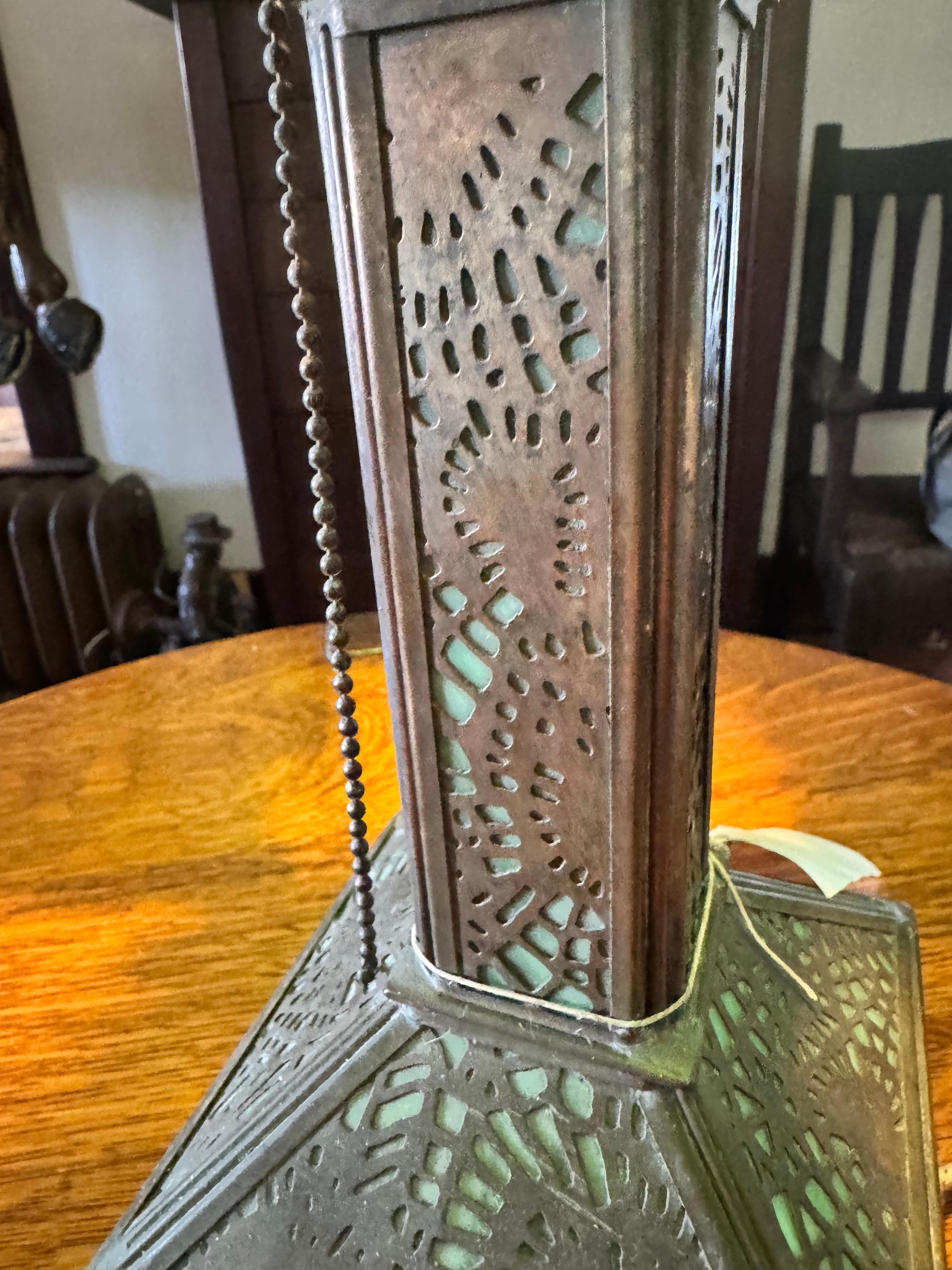 Lampe de bureau/table ancienne en vigne de la première rivière - Stickley époque W5666   VENTE Bon état - En vente à Shamokin Dam, PA
