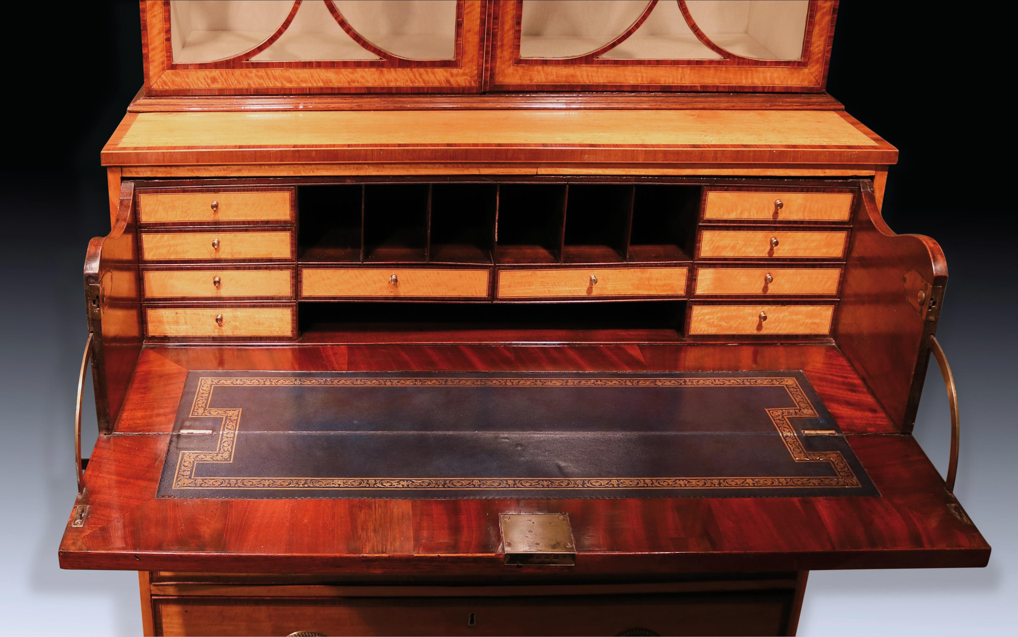 Antikes frühes Sheraton-Satinholz-Sekretär-Bücherregal im Angebot 1