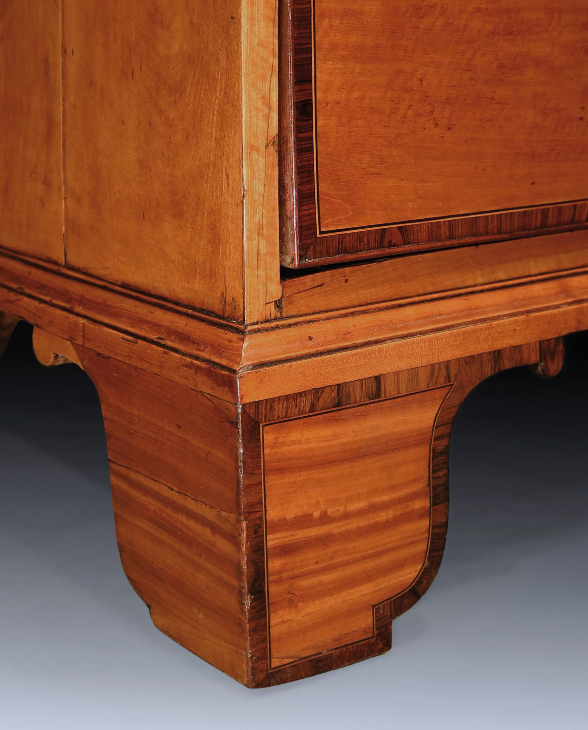 Antikes frühes Sheraton-Satinholz-Sekretär-Bücherregal im Angebot 3