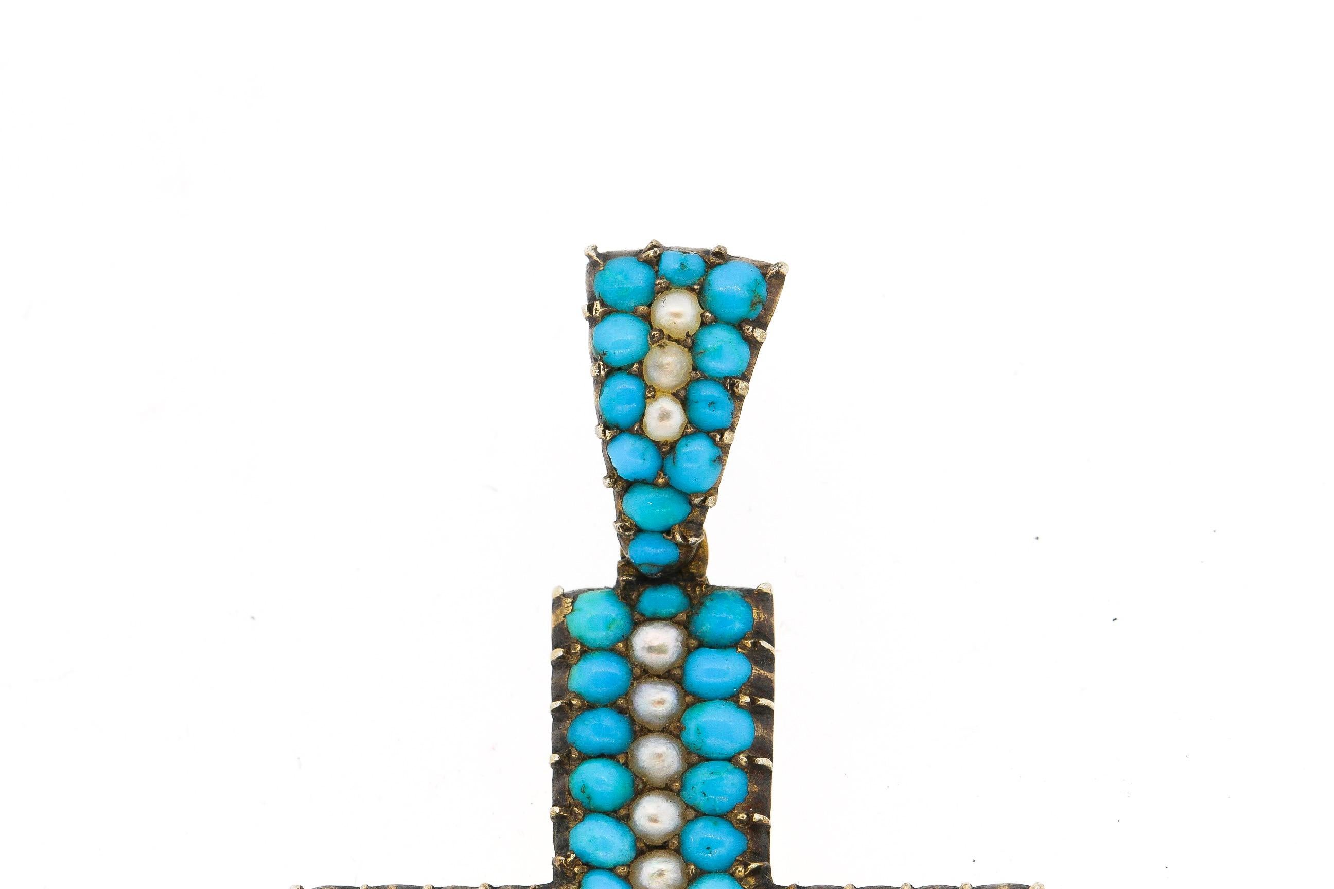 Ein leuchtend blauer Türkis und gespaltene Perle 14k Gold frühen viktorianischen Kreuz-Anhänger. Dieses Kreuz ist in ausgezeichnetem Zustand ohne Verfärbung für ihn Türkis und die Perlen sind alle Creme und weiß. Die Symmetrie des Kreuzes ist