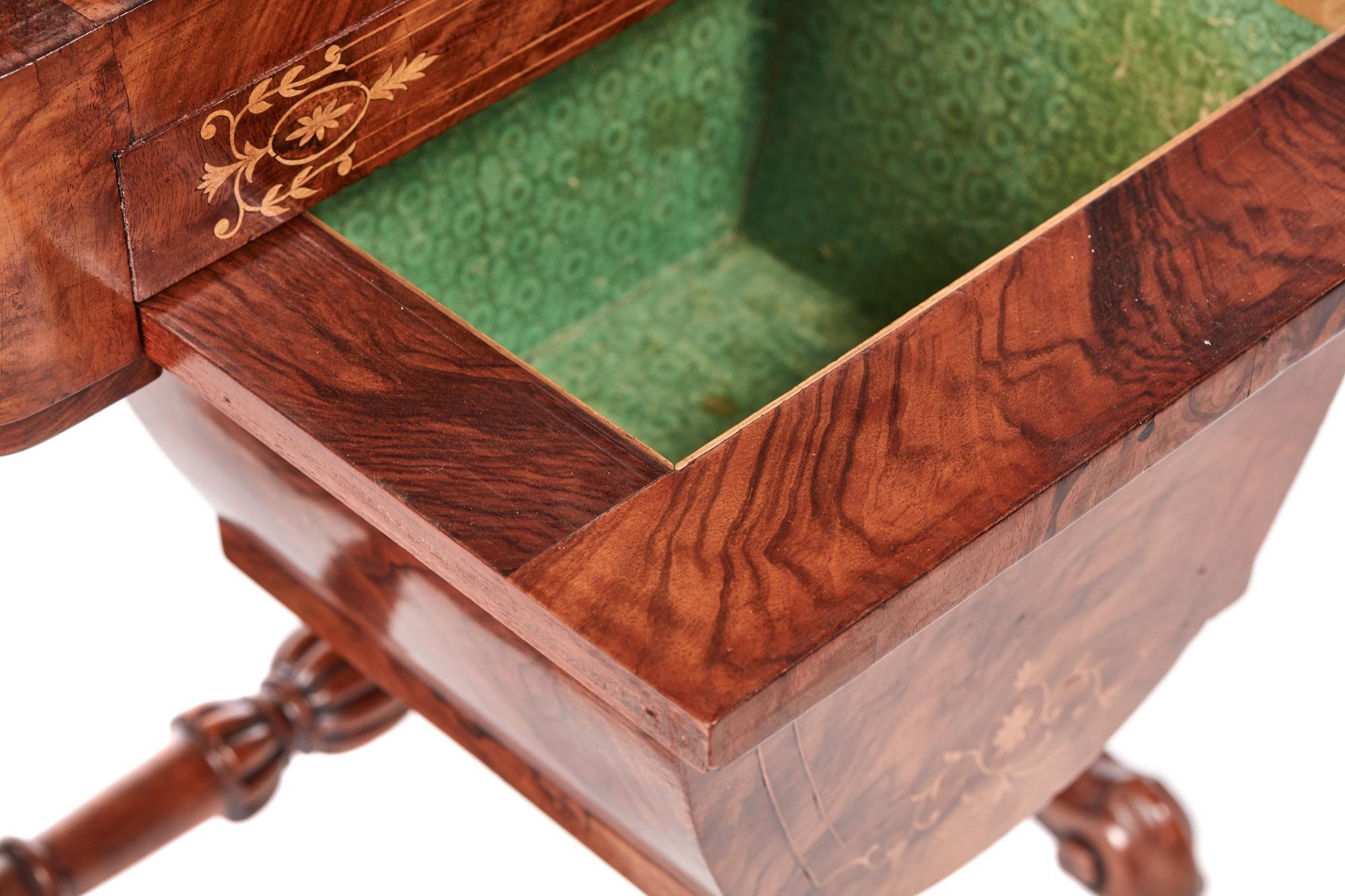Ancienne table à écrire ou à coudre en ronce de noyer incrustée du début de l'époque victorienne du 19e siècle en vente 11