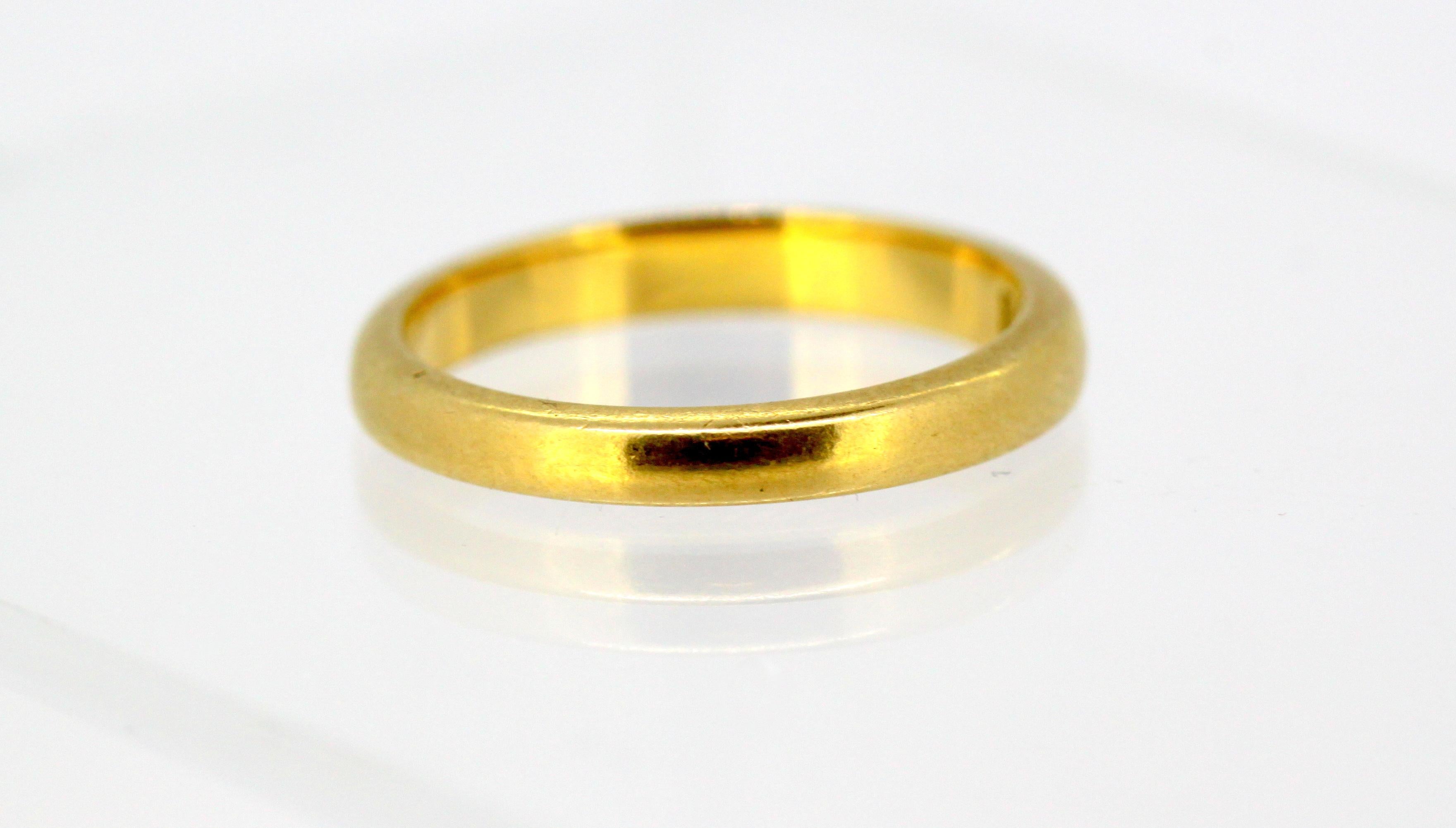 Antique Early Victorian 22 Karat Yellow Gold Wedding Ring Band, Birmingham, 1851 In Good Condition In Braintree, GB