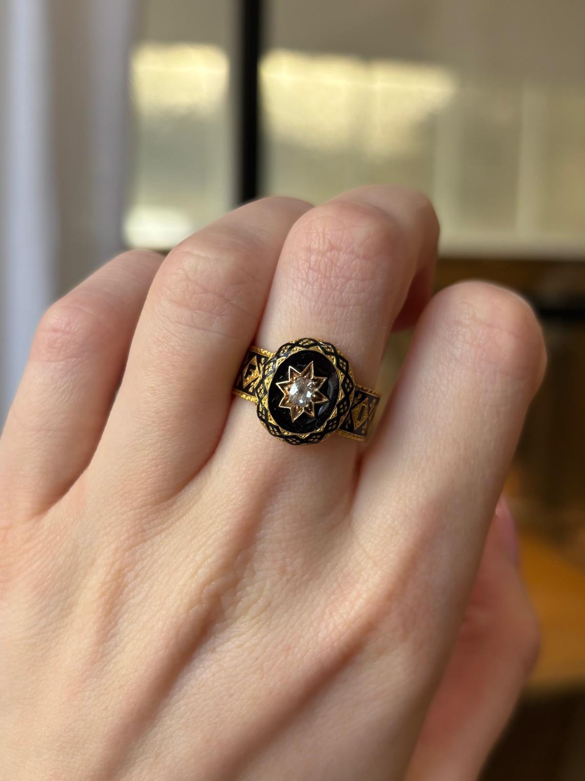 Antique Early Victorian Black Enamel and Old Cut Diamond Mourning Ring For Sale 5