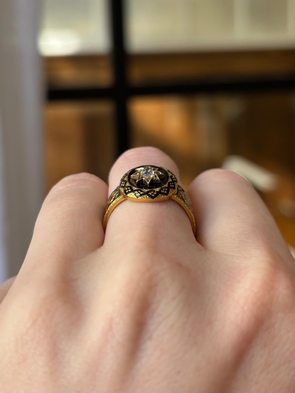 Antique Early Victorian Black Enamel and Old Cut Diamond Mourning Ring For Sale 4