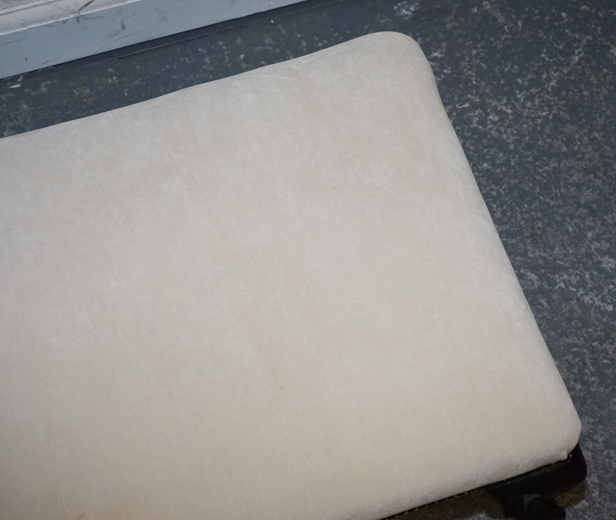 antiguo escarpín de principios de la época victoriana con pies de garra y ball con parte superior de cuero blanco en Bueno estado para la venta en Pulborough, GB