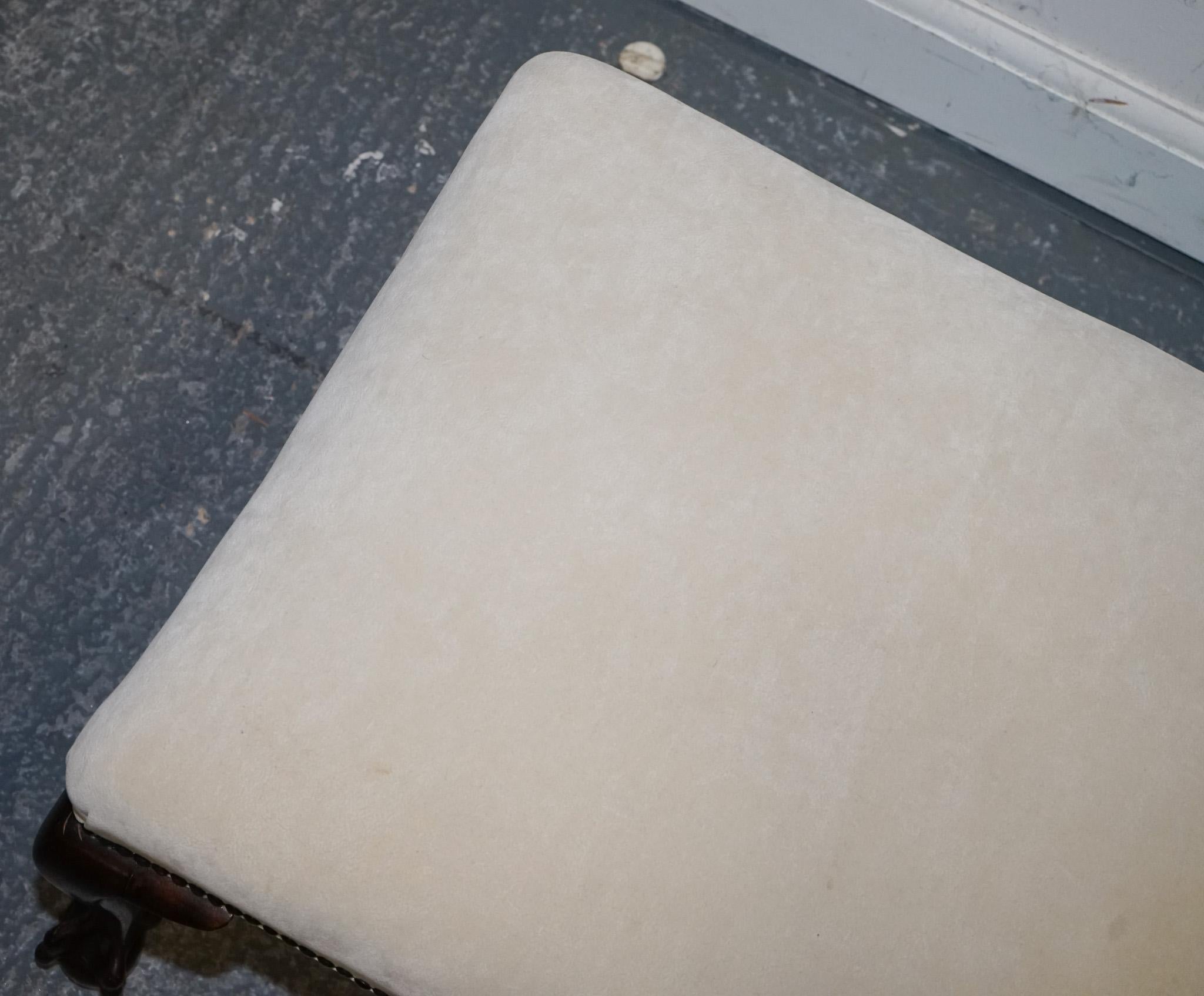 antiguo escarpín de principios de la época victoriana con pies de garra y ball con parte superior de cuero blanco siglo XX en venta