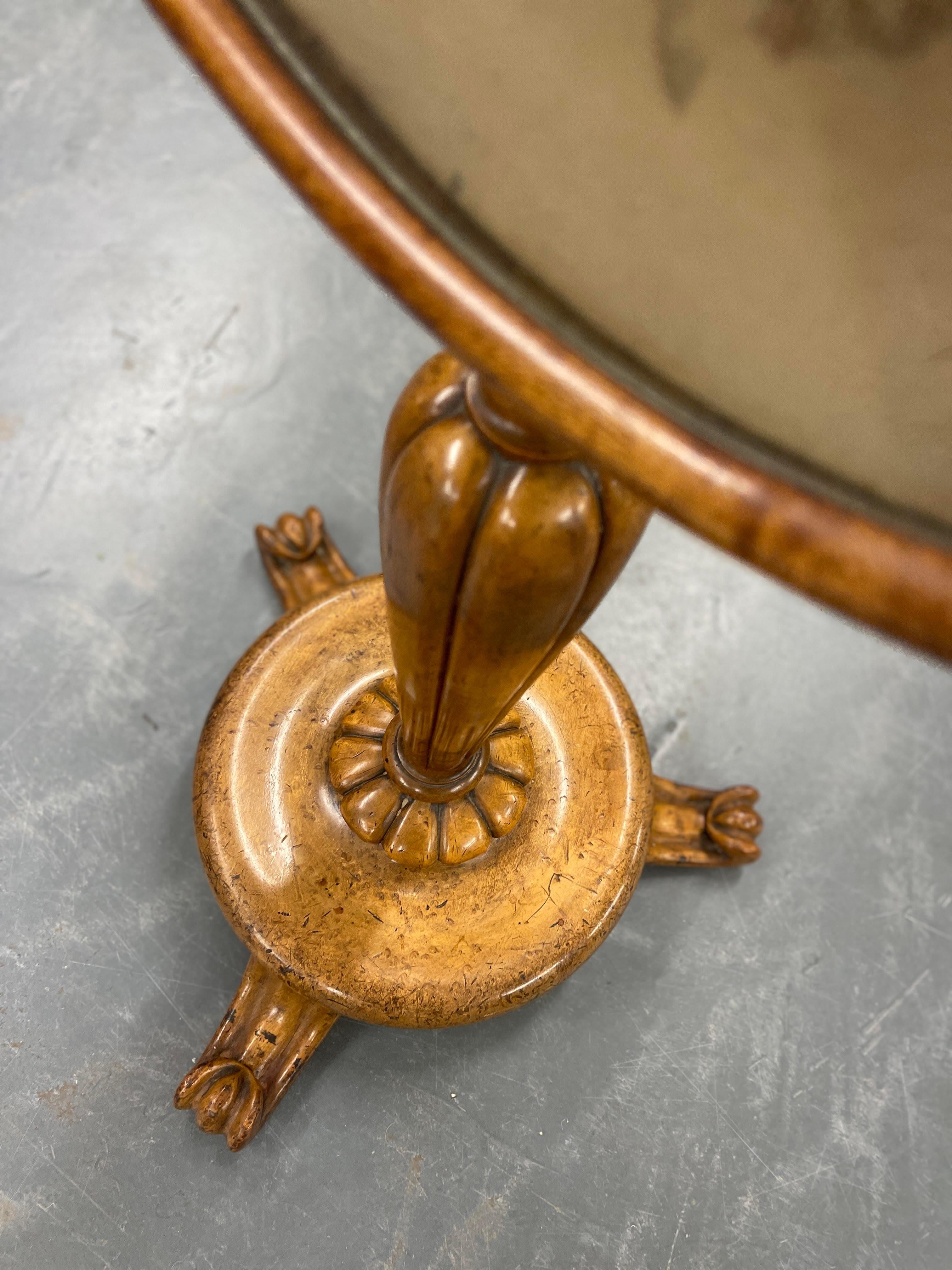Dekorativer Stand Walnuss-Stangenschirm  Handgefertigte Nadelarbeit Antik Frühviktorianisch (Mittleres 19. Jahrhundert) im Angebot