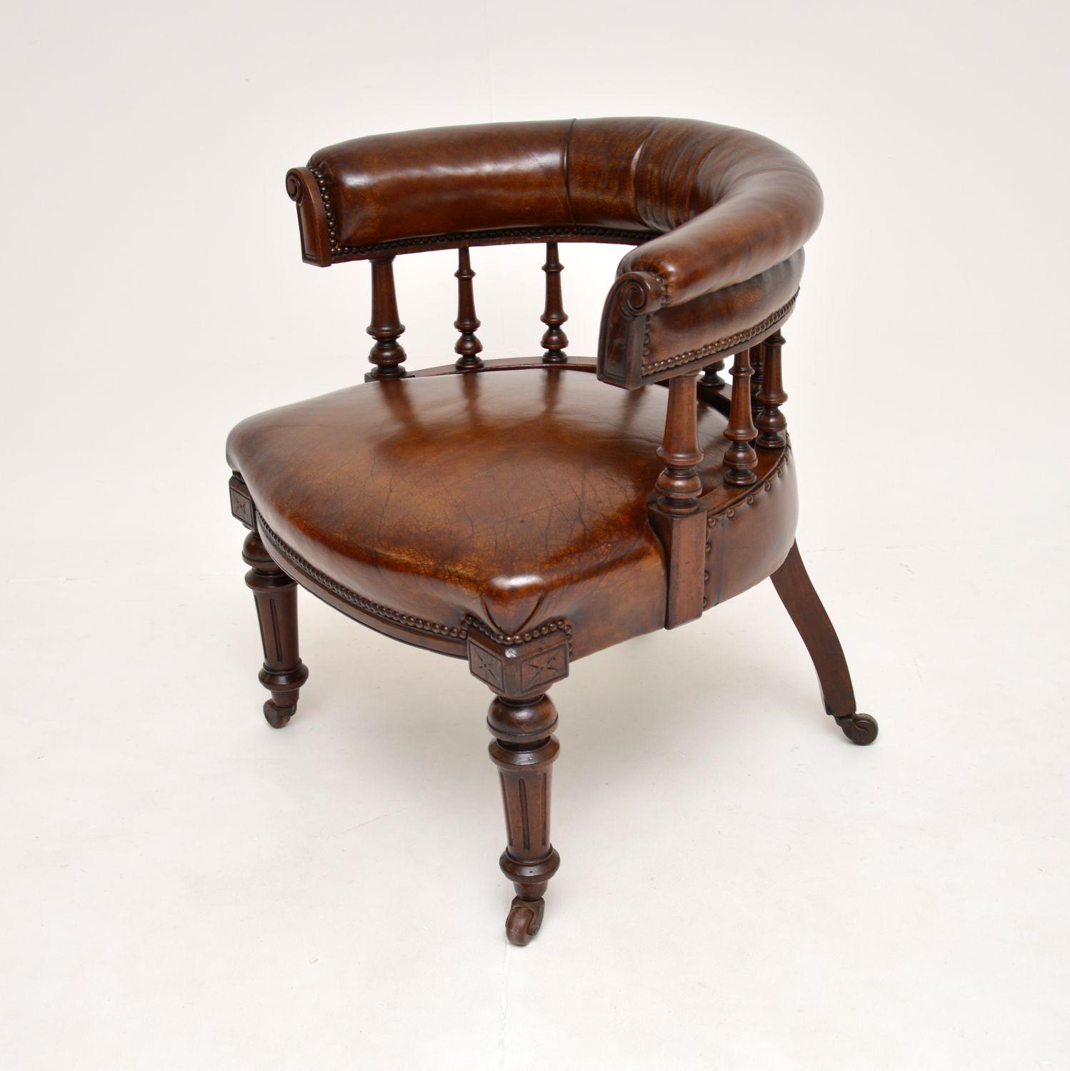 Antique Early Victorian Leather Desk Chair In Good Condition In London, GB