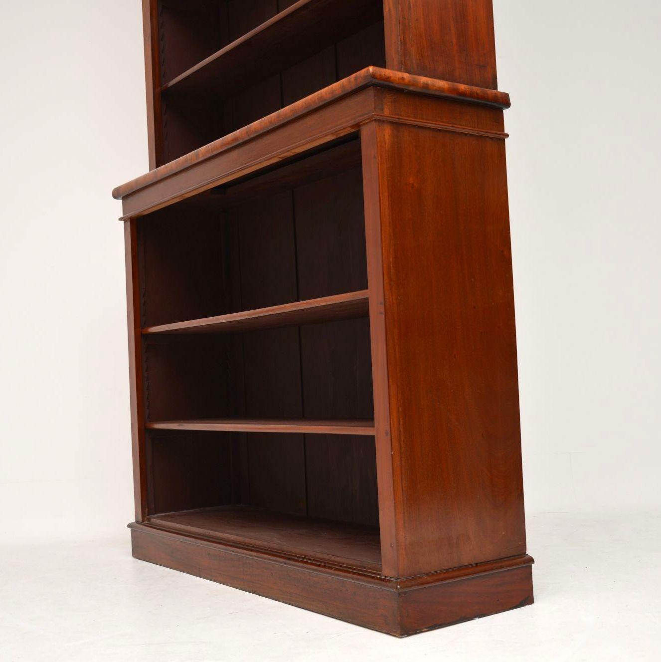 Antique Early Victorian Mahogany Open Bookcase In Good Condition In London, GB
