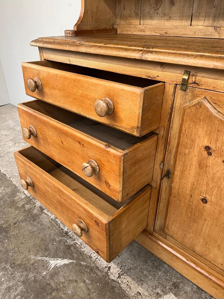 Antique Early Victorian Pine Housekeeper’s Dresser For Sale 6