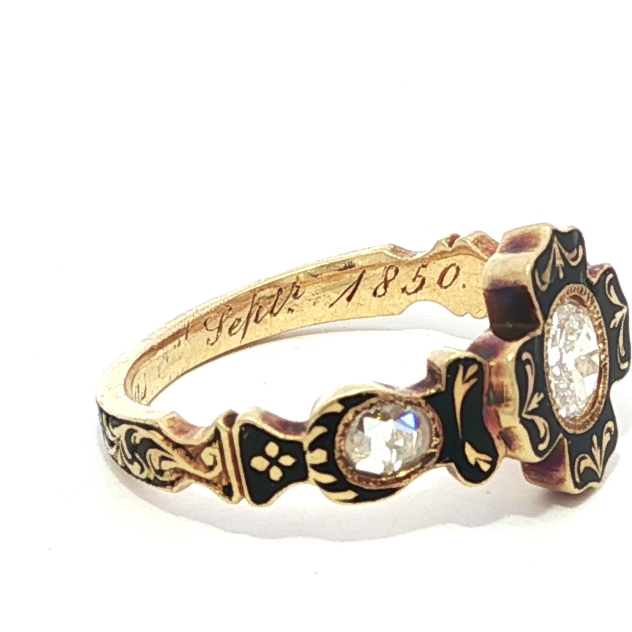 Antiker frühviktorianischer Gelbgold-Rosenschliff-Diamant-Schwarzemaille-Trauerring (Viktorianisch) im Angebot