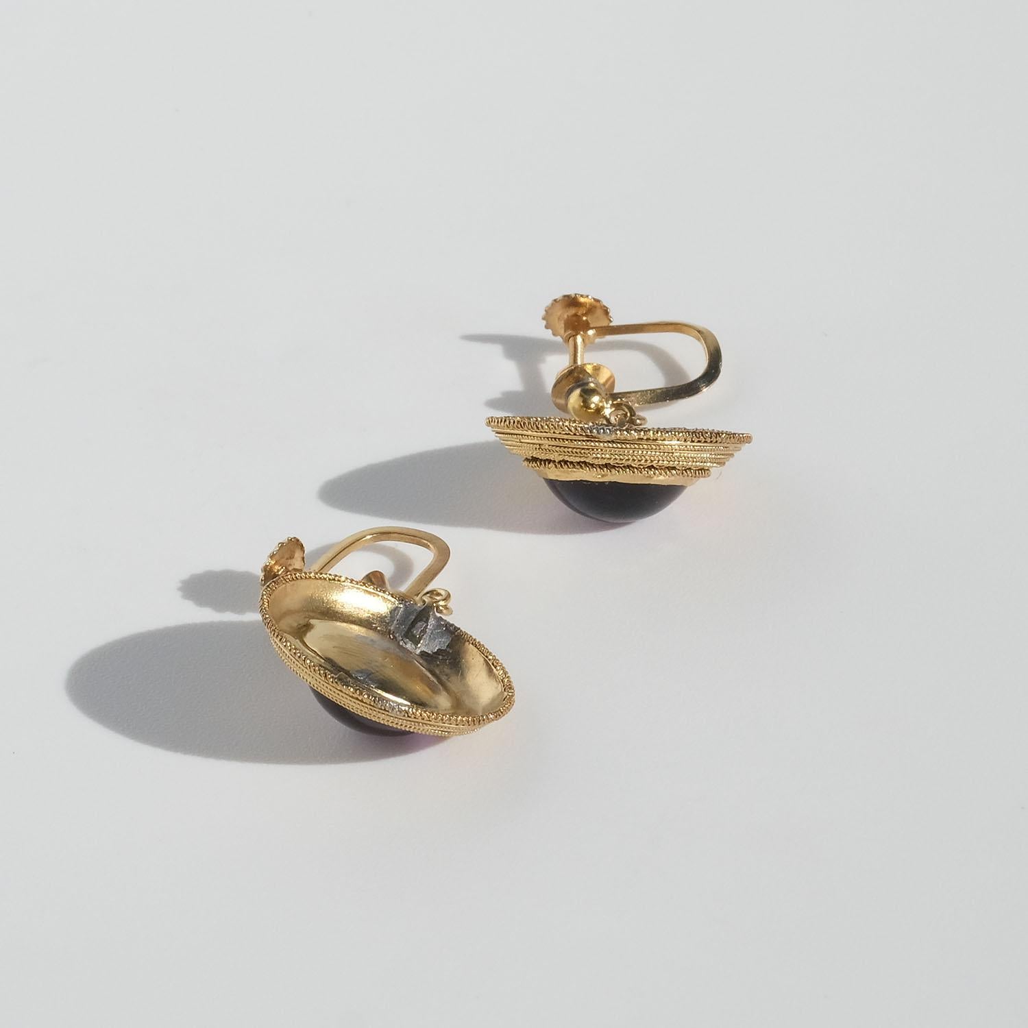 Antike Ohrringe. Vergoldetes Silber und Amethyste. im Angebot 2