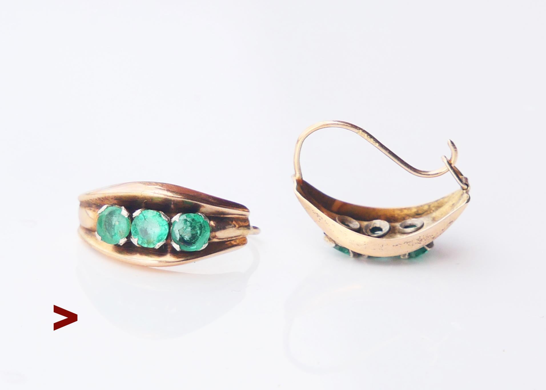 Une paire de boucles d'oreilles allemandes en 14K faites à la main vers la fin des années 1920 - 1930. En forme de bateau avec de longs crochets sécurisés. Grappes en or blanc solidement rivetées et dotées de griffes, d'une forme inhabituelle,