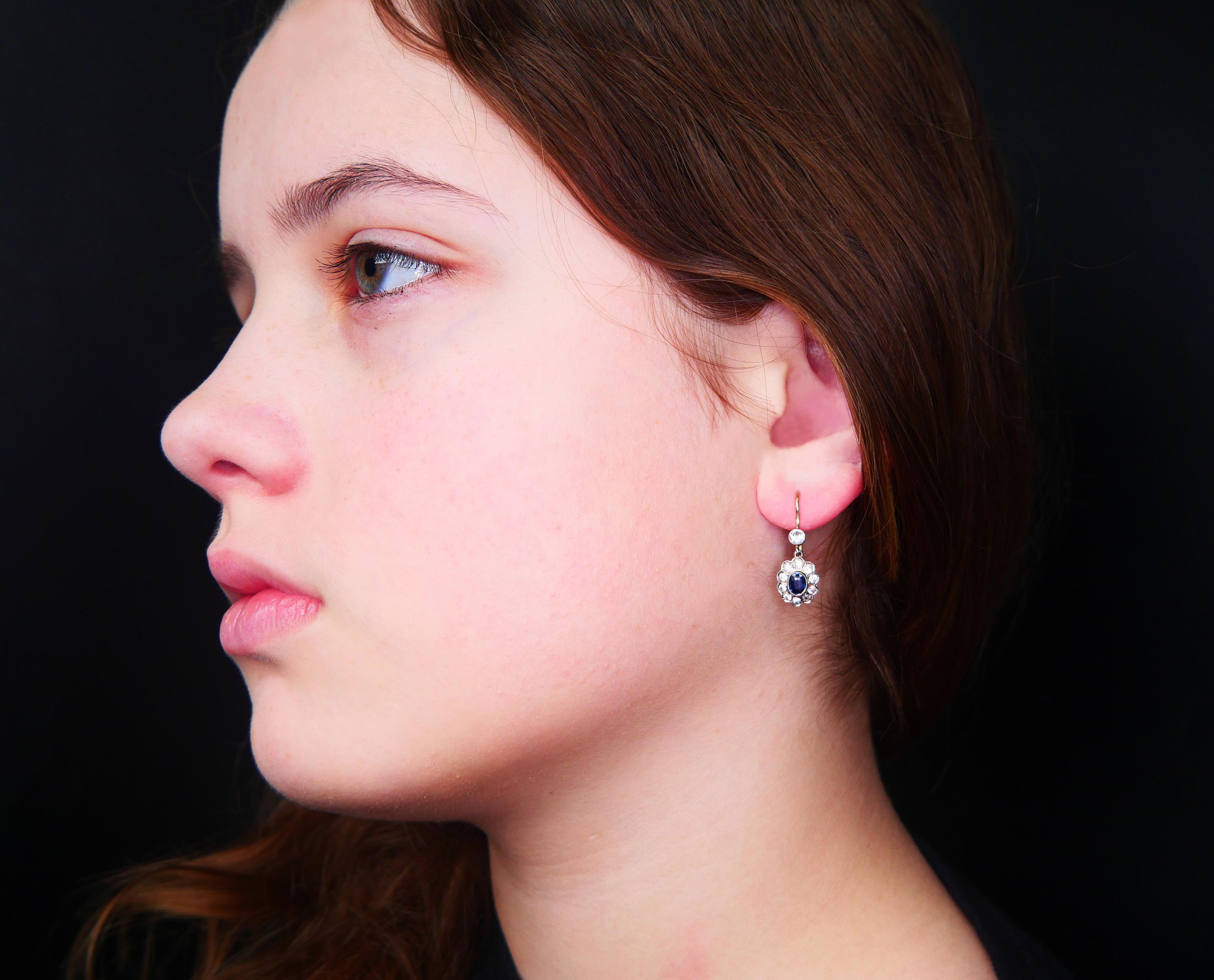 Boucles d'oreilles anciennes en or 18 carats massif et platine avec saphirs bleus et blancs naturels de 3 g Pour femmes en vente