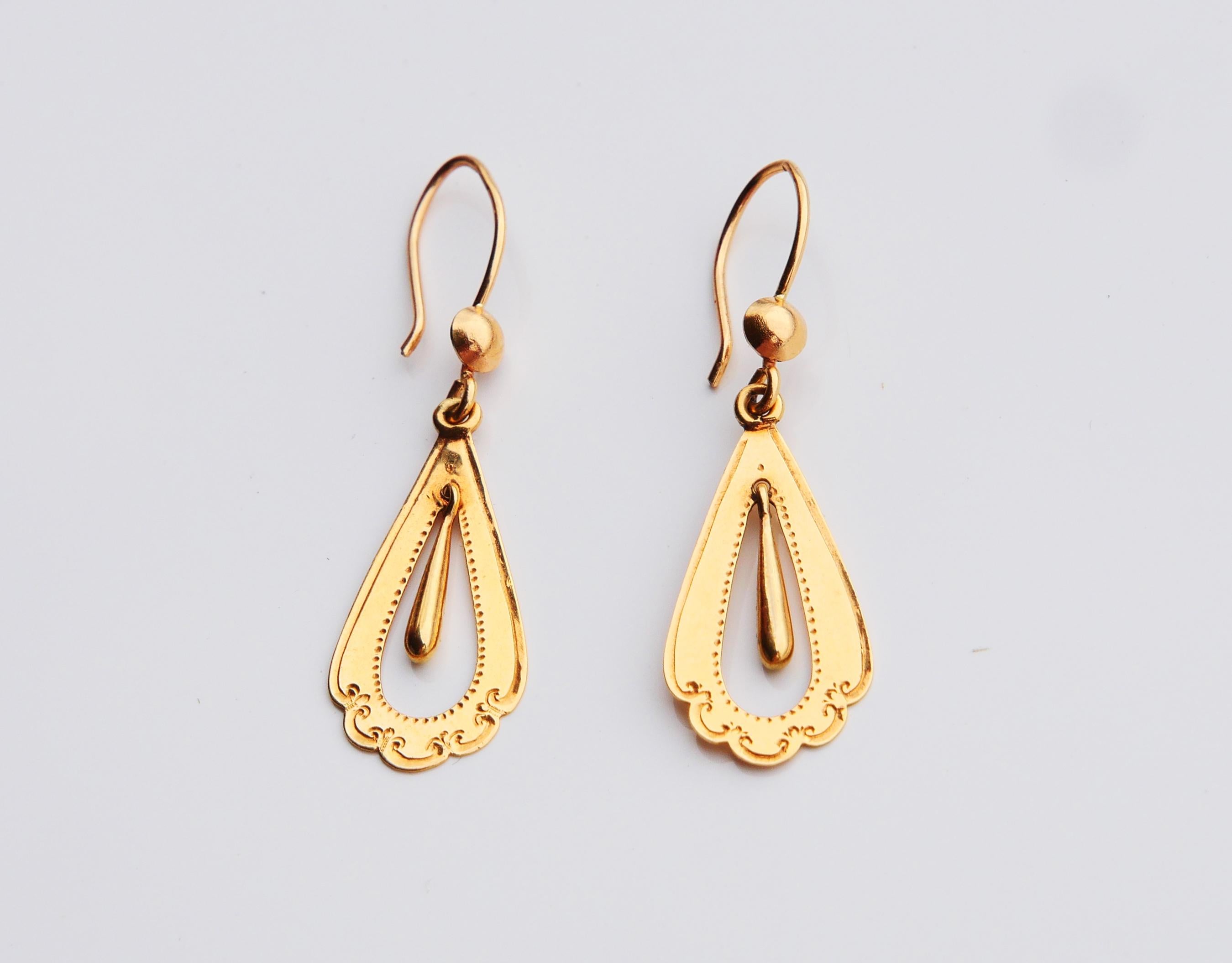 Antike Ohrringe aus massivem 18K Gold / 2.1 gr im Angebot 1