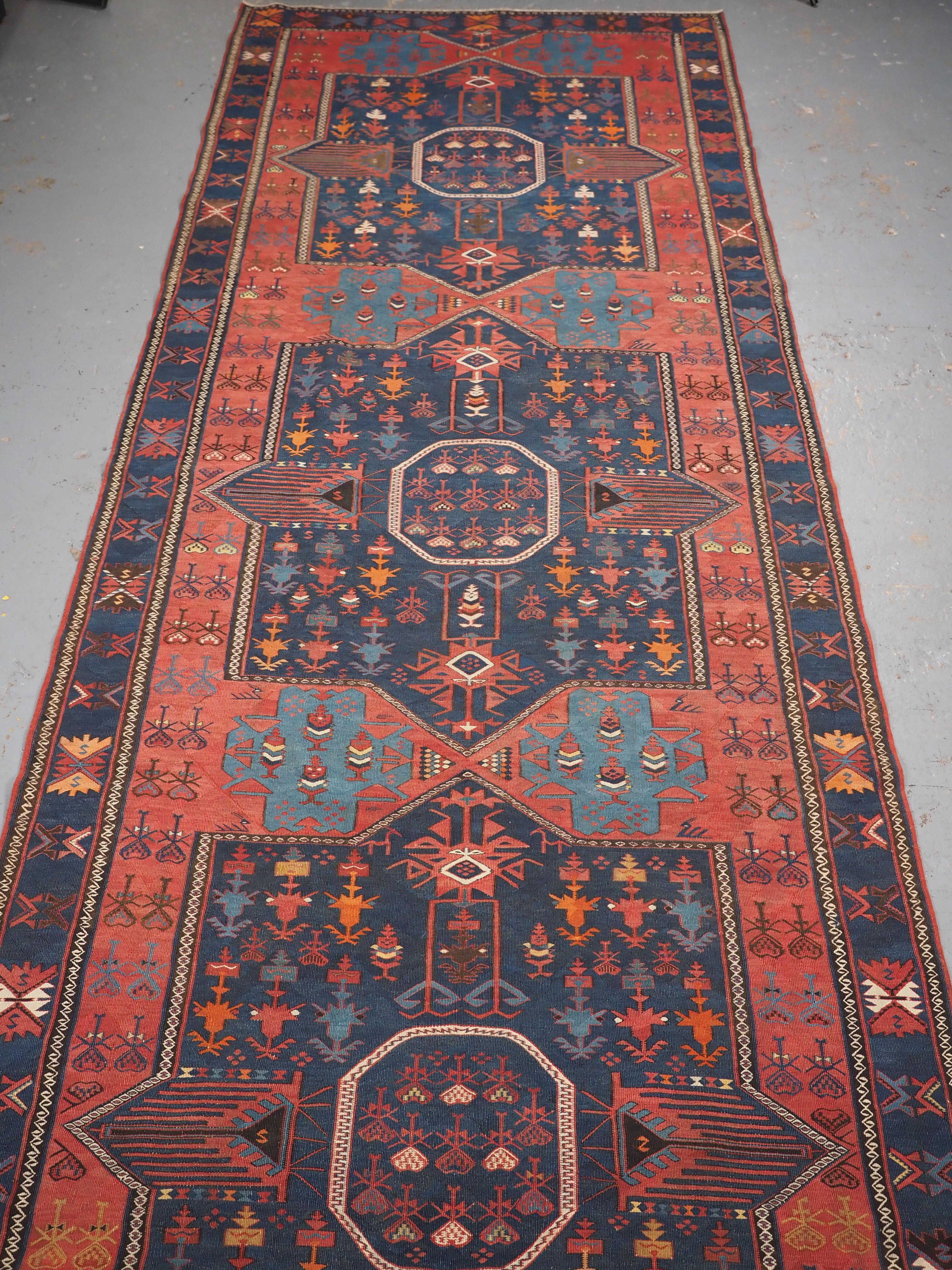 Antique East Caucasian Avar kilim of very large size..  Circa 1900. In Good Condition For Sale In Moreton-In-Marsh, GB