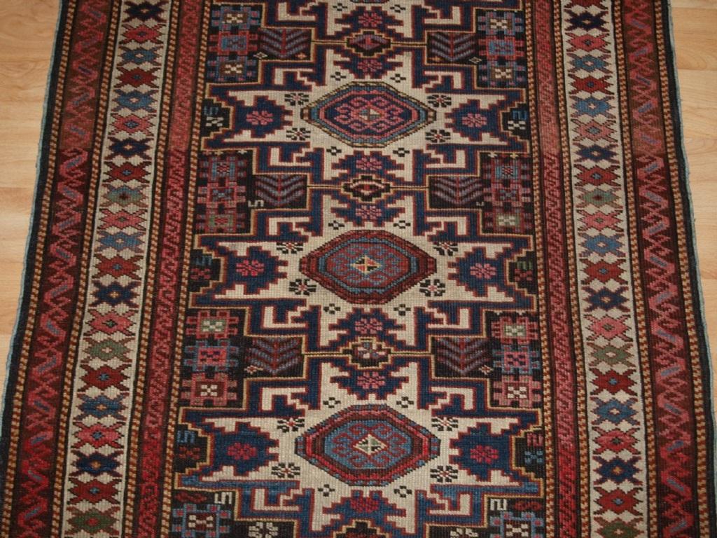 Caucasien Tapis du Caucase oriental ancien avec motif d'étoiles Lesghi, petite taille, vers 1900 en vente