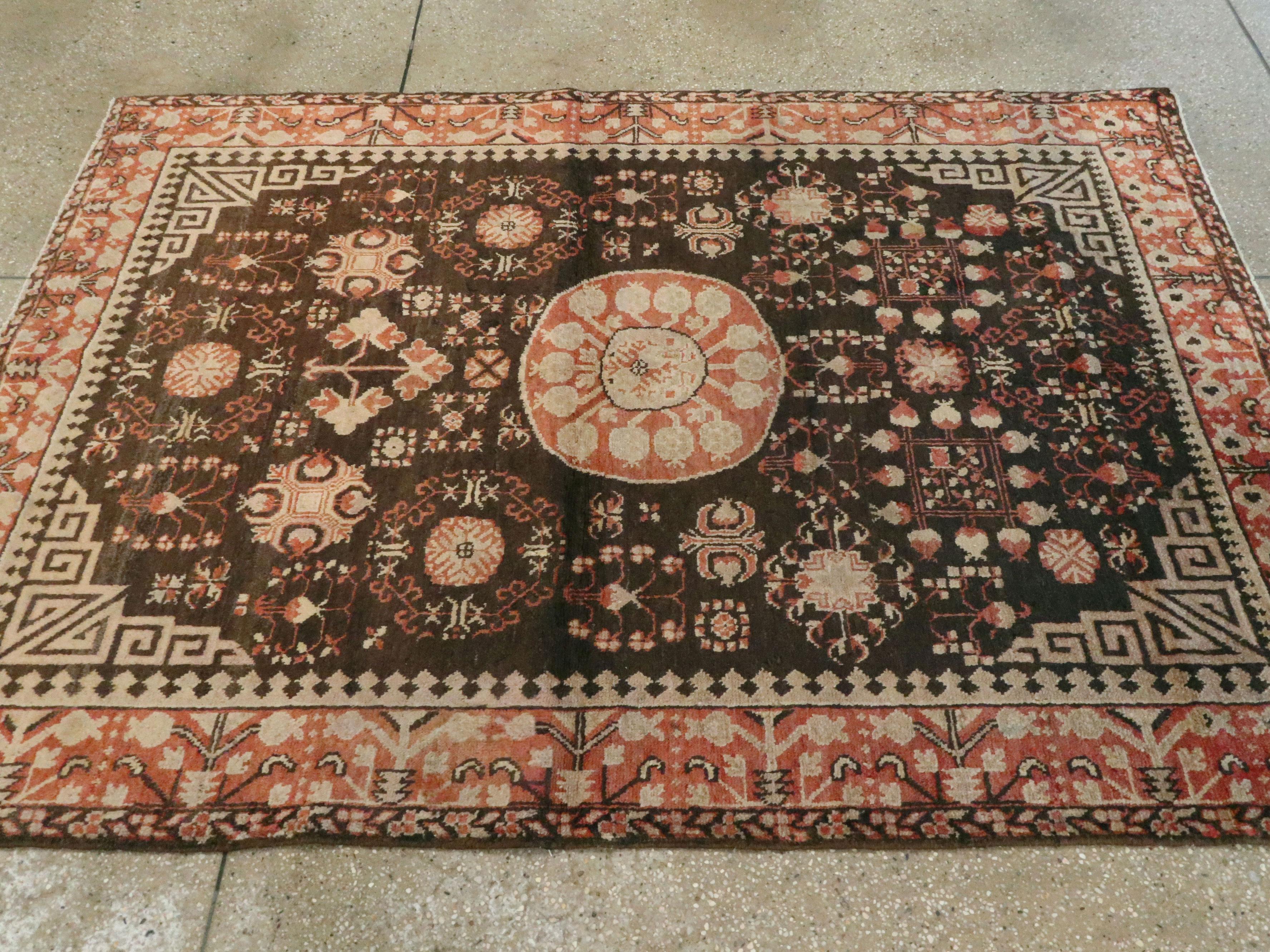 Antique East Turkestan Khotan Rug In Good Condition For Sale In New York, NY