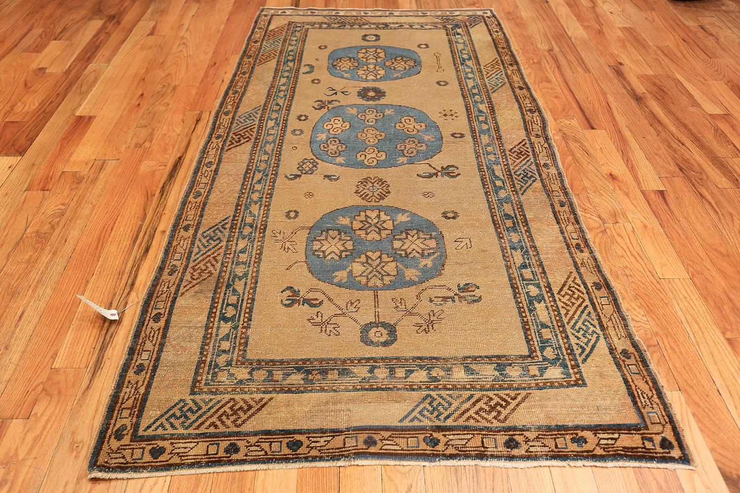 20th Century Antique East Turkestan Khotan Rug. Size: 4 ft x 8 ft (1.22 m x 2.44 m)